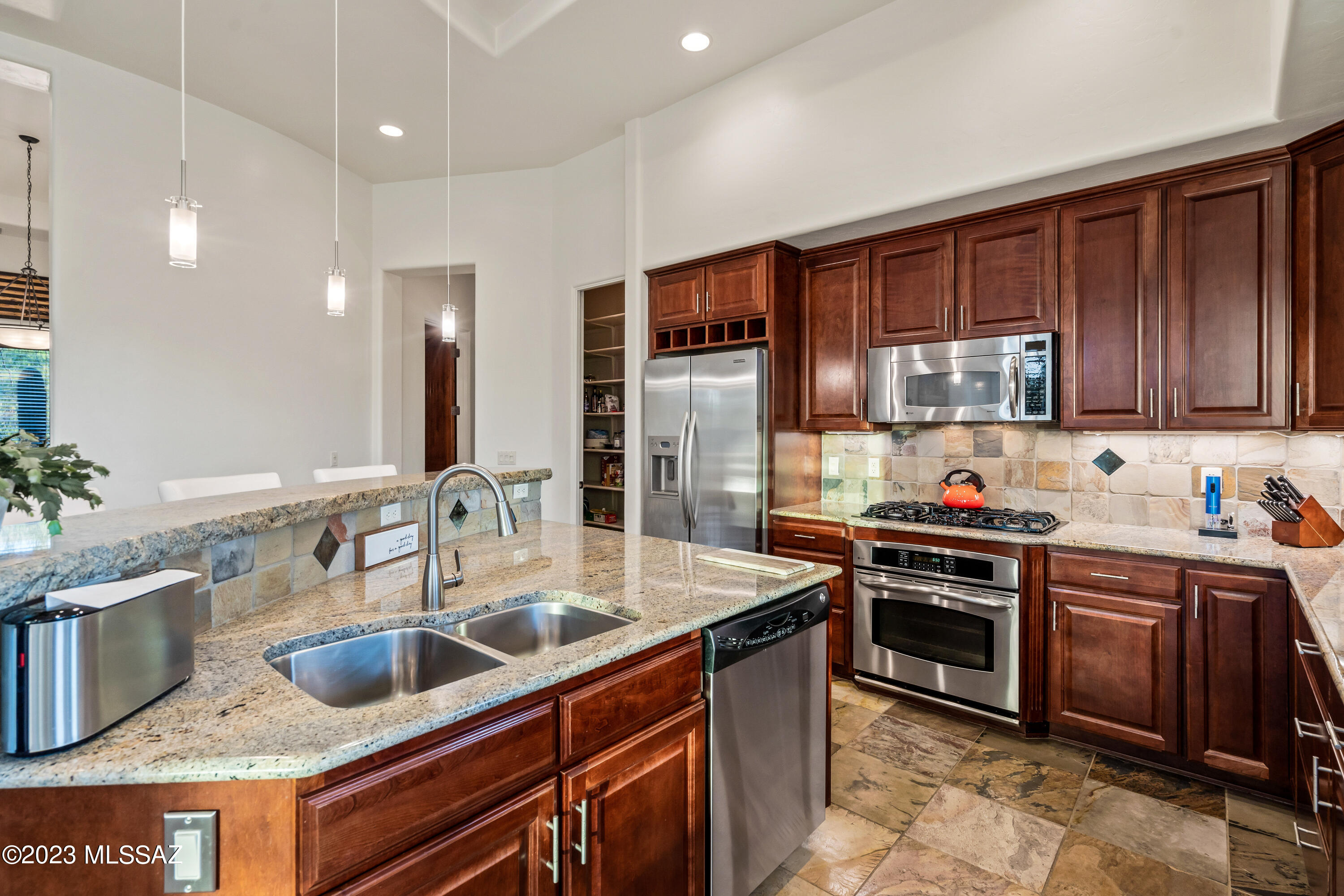 Coyote Creek (1-395) - Residential