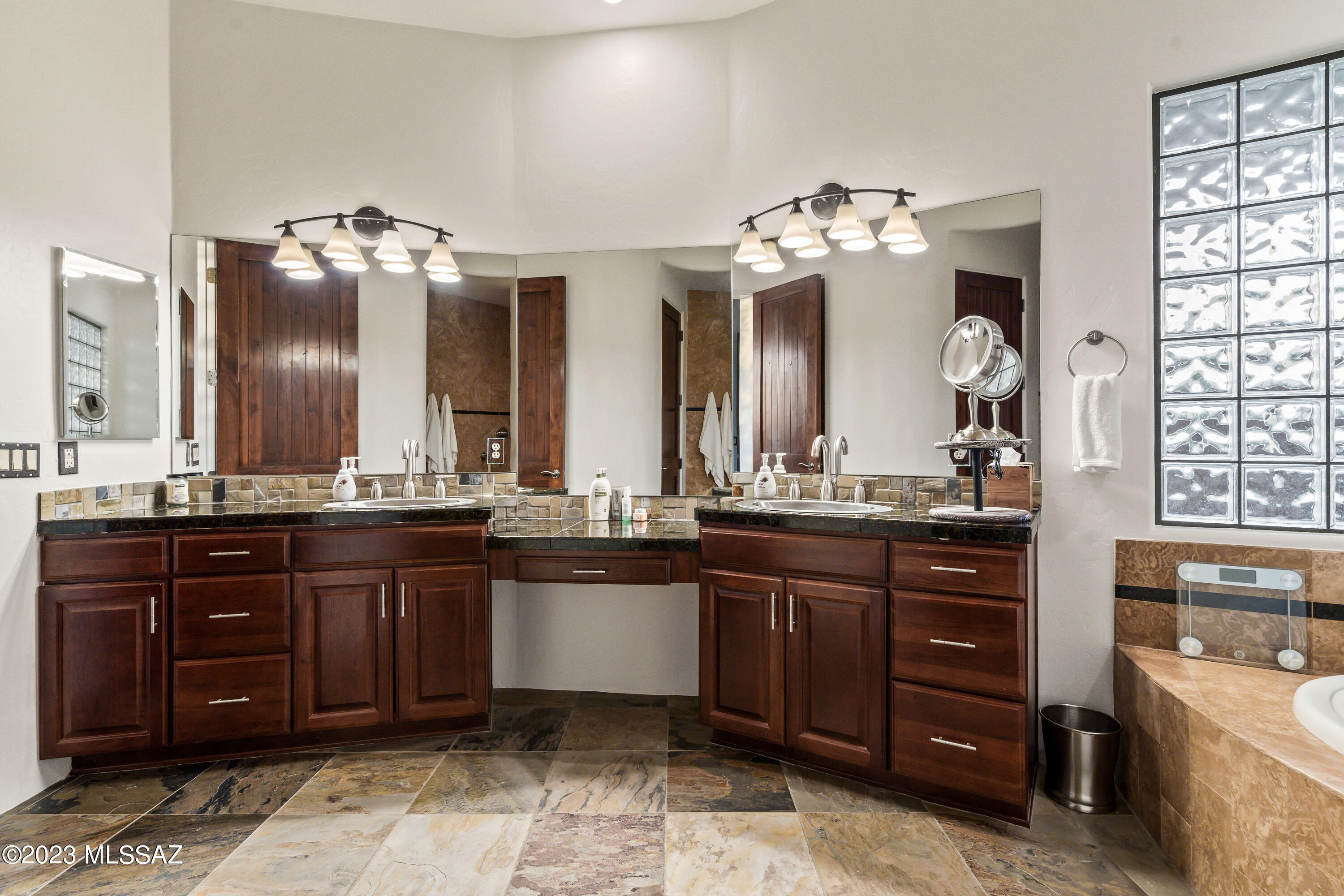 Coyote Creek (1-395) - Residential