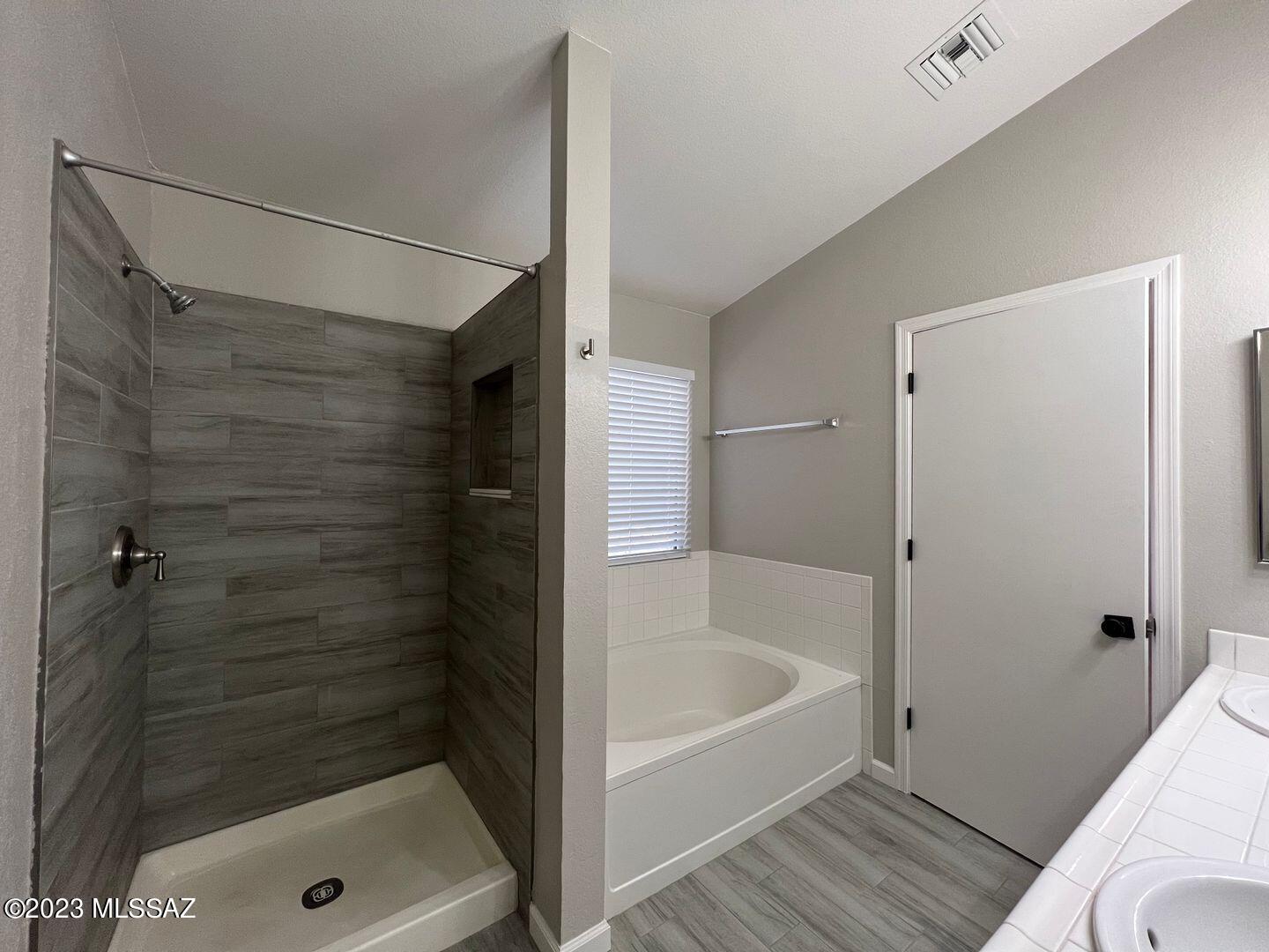 Silver Pass PH. IV (470-529) - Residential Lease