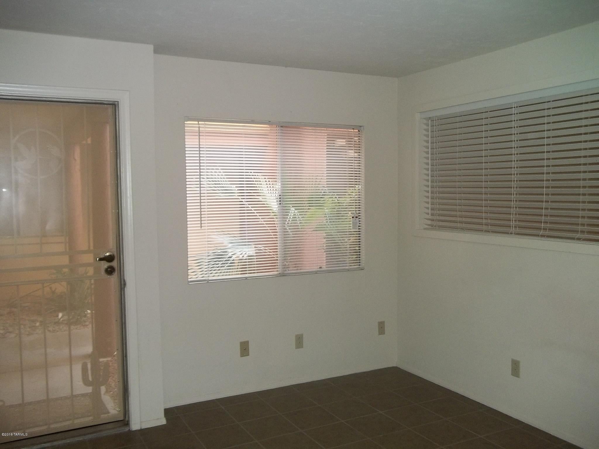 1 bedroom, 1 bath, 1st floor condo with nice screened in patio. Centrally located near Fort Lowell and Campbell in a gated community. Water, sewer, trash and wireless internet included in rent!! Health club includes exercise room, sauna, steam room and racket ball court. 2 pools/spas, volley ball court, and tennis court. Two coin operated Laundries on site. One assigned covered parking space included.