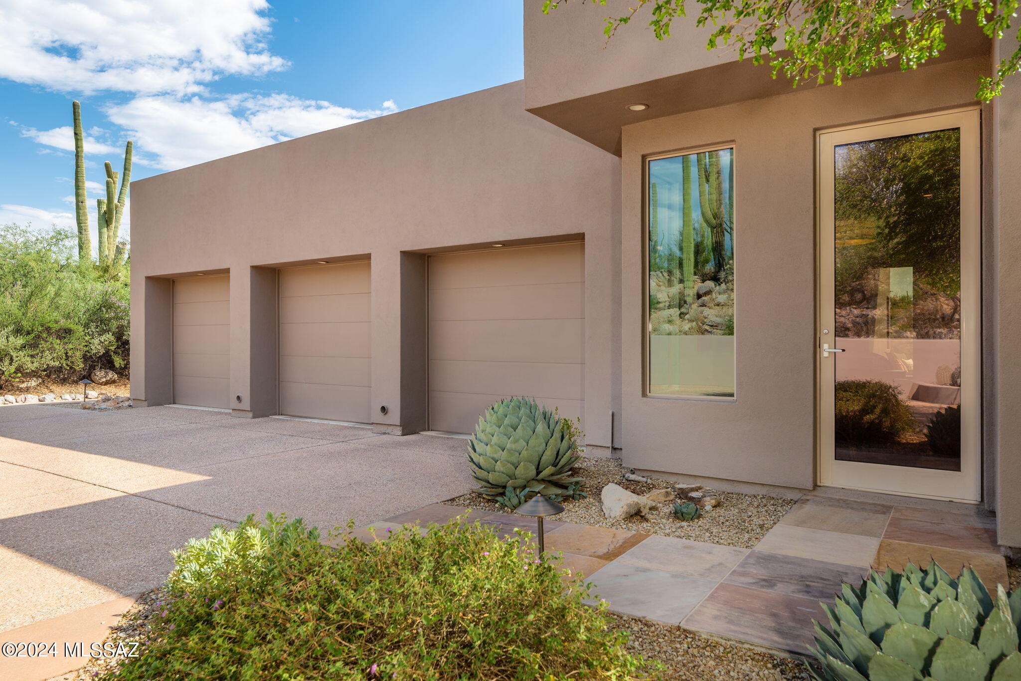 Honey Bee Ridge(The Estates At) - Residential