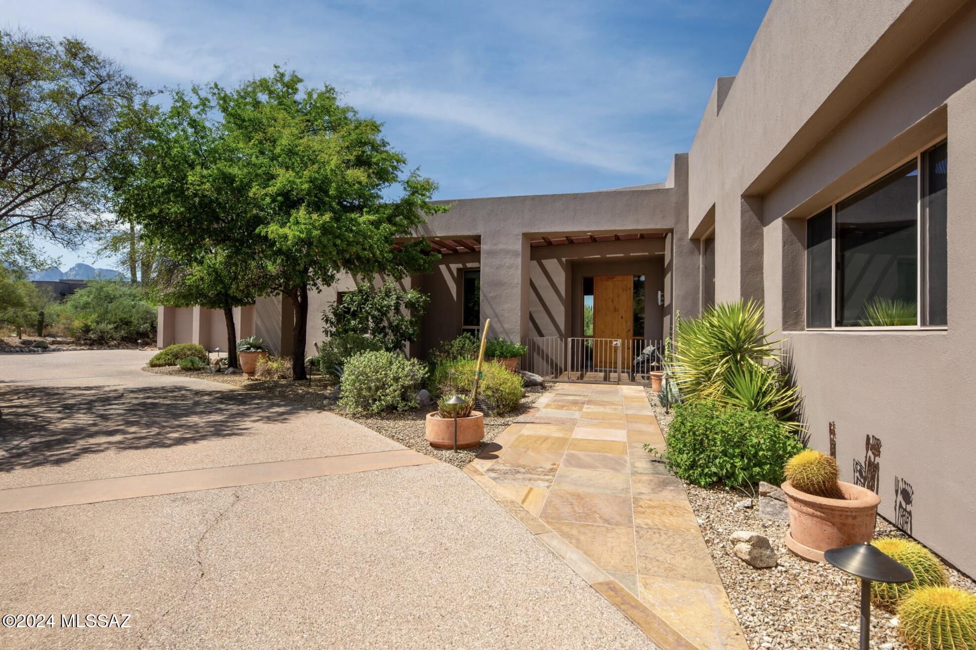 Honey Bee Ridge(The Estates At) - Residential