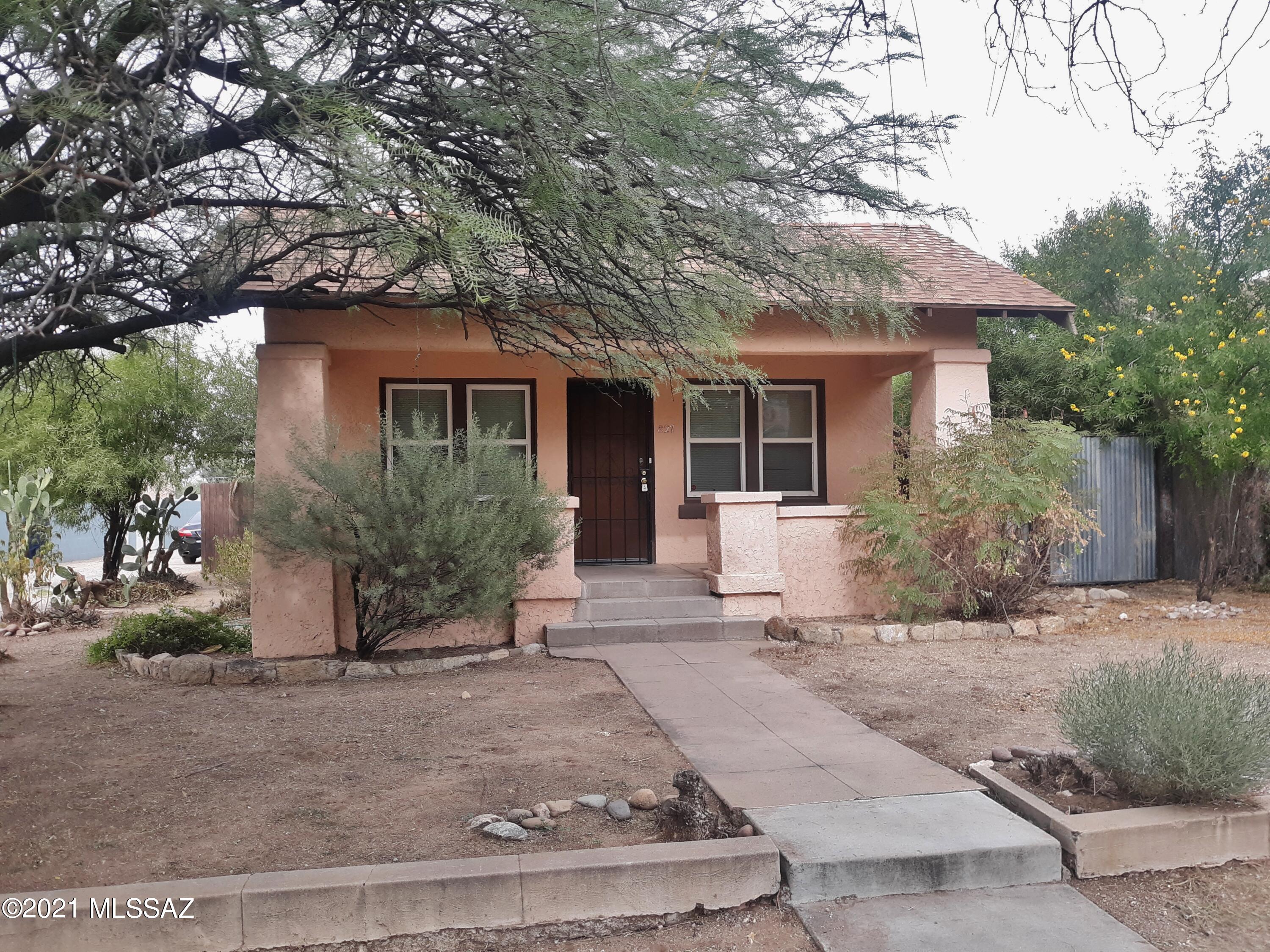 Excellent location just a few blocks to The University and Banner medical. Single Family home with a large private back yard and off street parking (no permit required). Two bedrooms with one bath, hardwood floors throughout, high ceilings, eat in kitchen, separate dinning area and a fireplace in the living room. Available immediately.