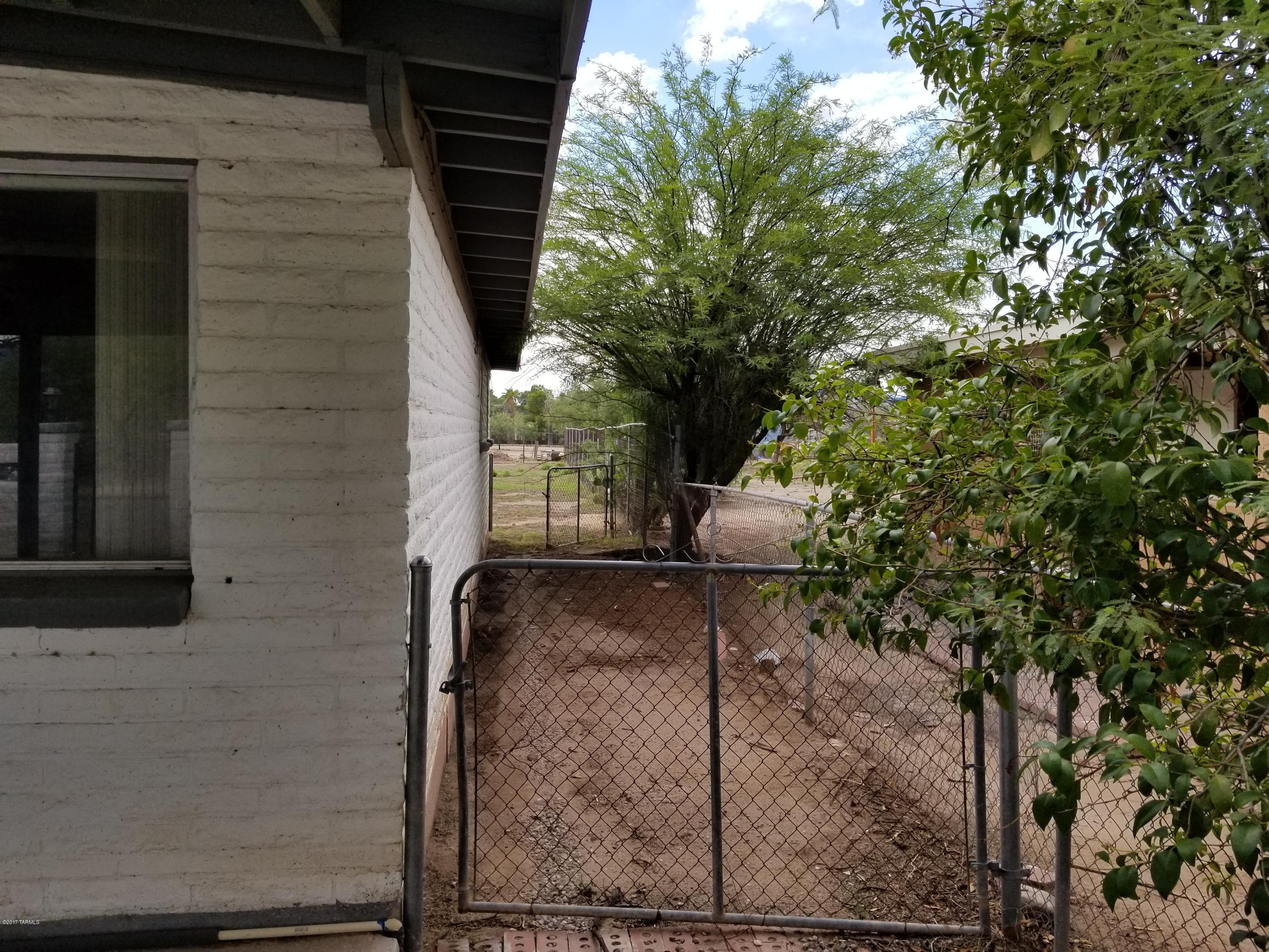El Rio Acres - Residential