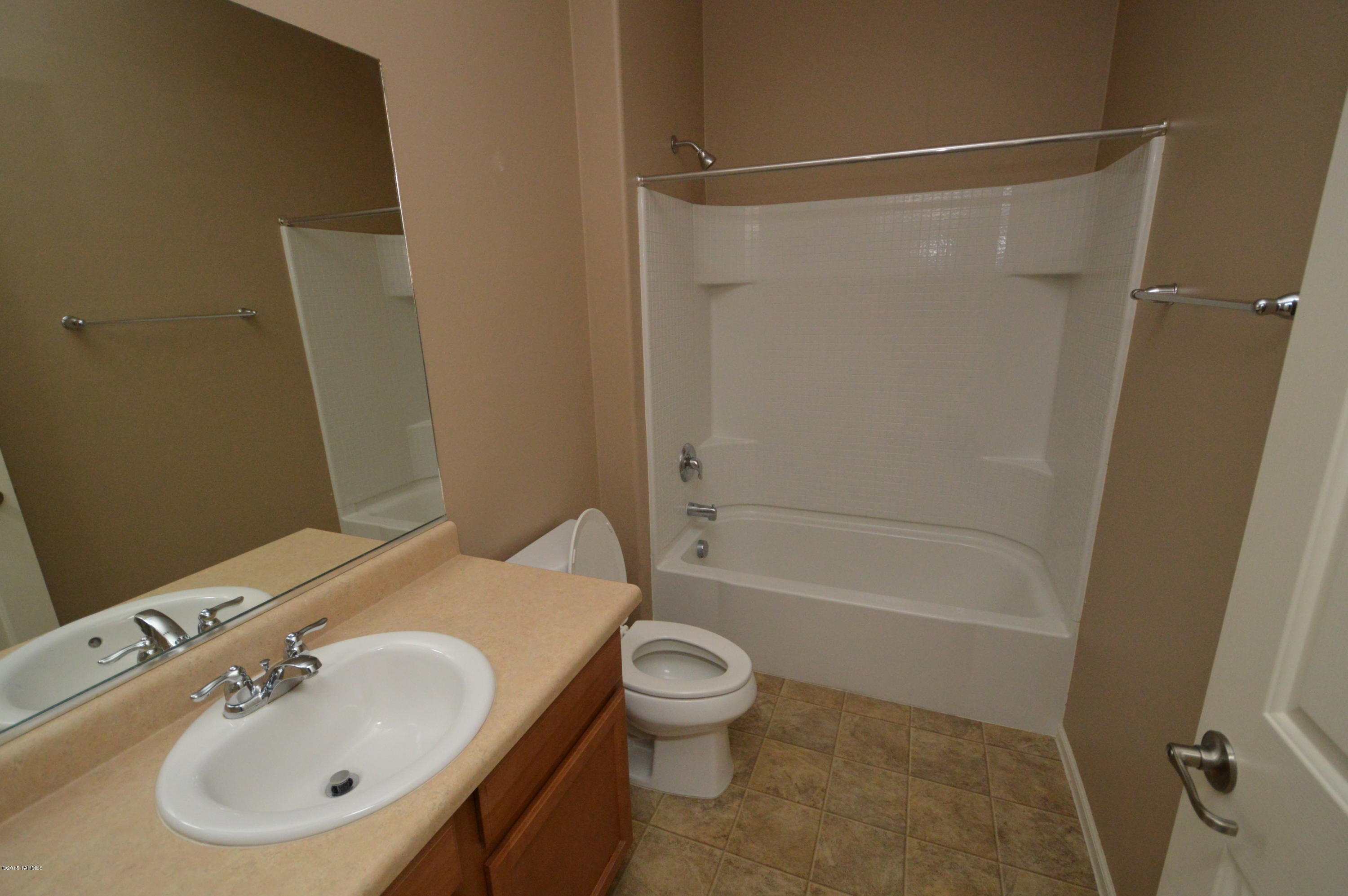 Lakeside Ridge (1-28) - Residential Lease