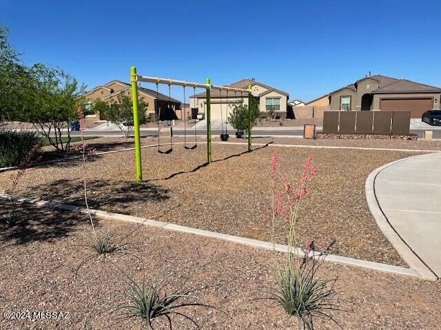 Saguaro Bloom SQ20180540069 - Residential