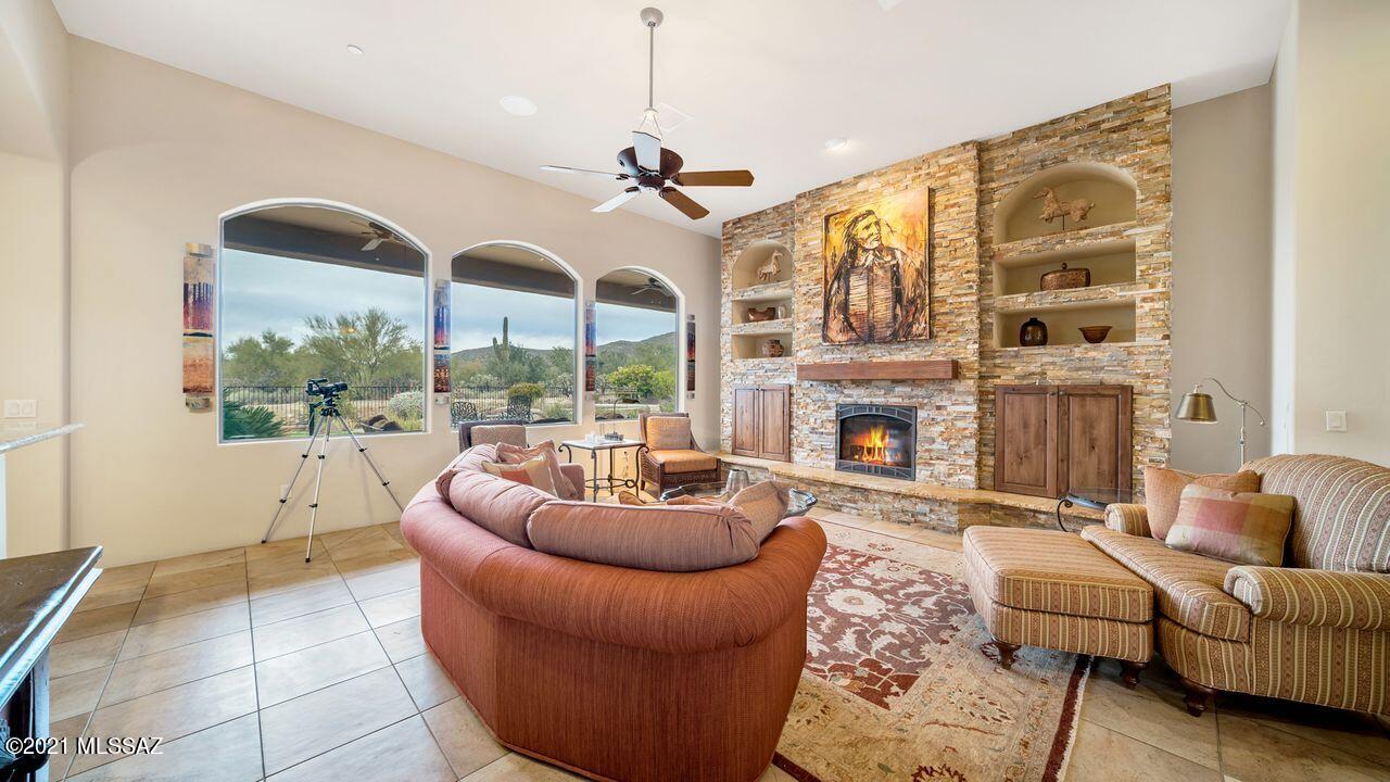 Dos Lagos at Dove Mountain (1-91) - Residential