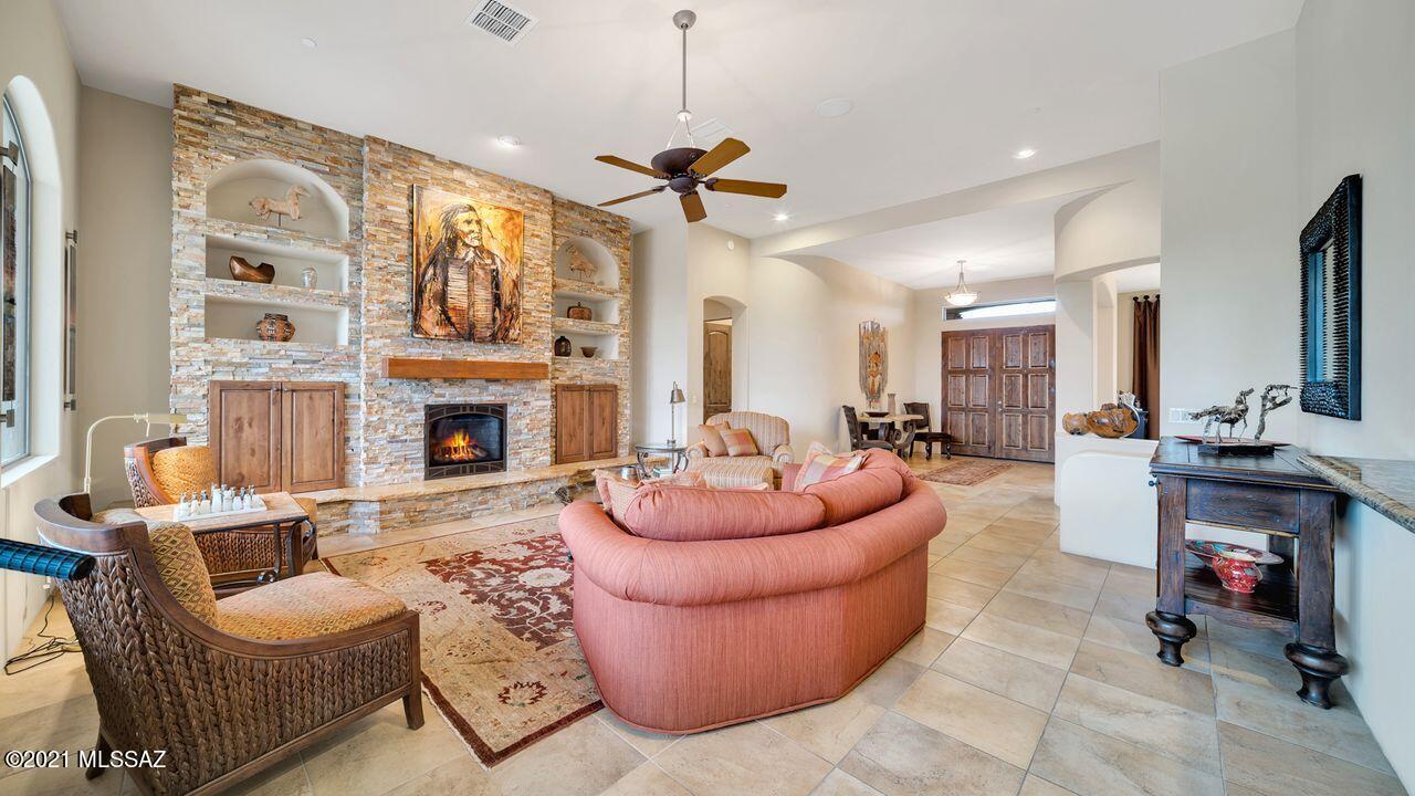 Dos Lagos at Dove Mountain (1-91) - Residential