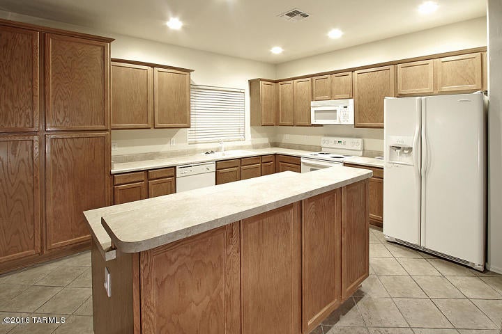 Rancho Del Lago (101-206) - Residential Lease
