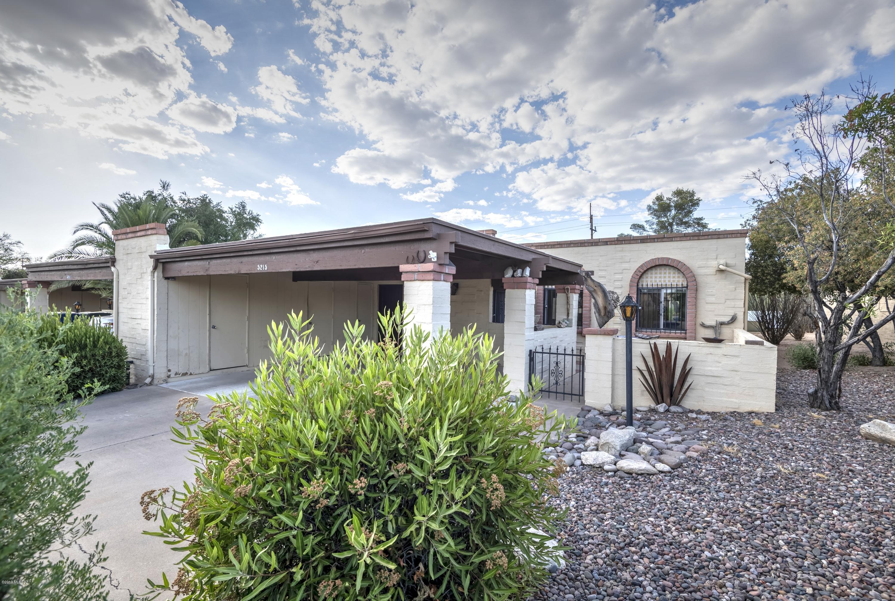 Desert Glenn Twnhss (1-80) - Residential