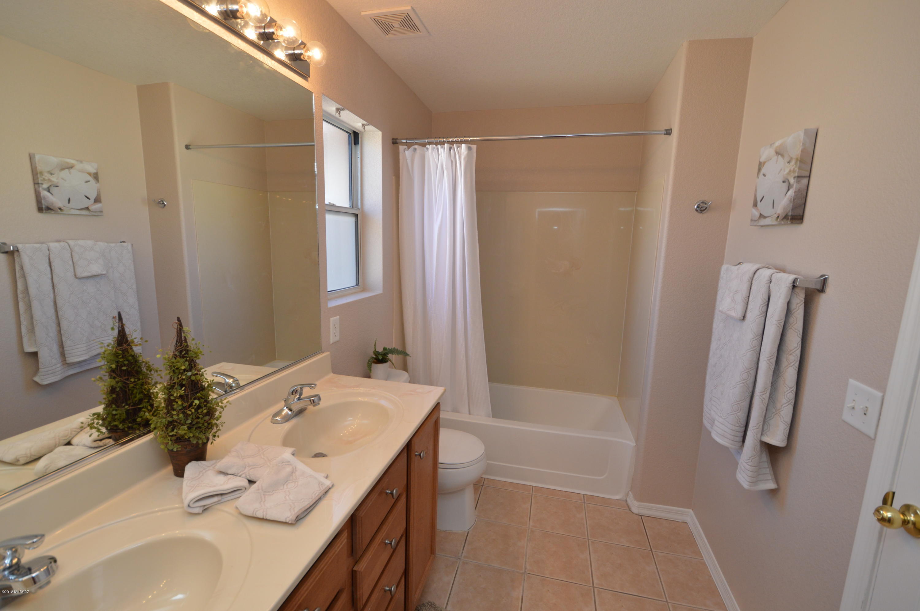 Pantano Ridge (1-123) - Residential Lease