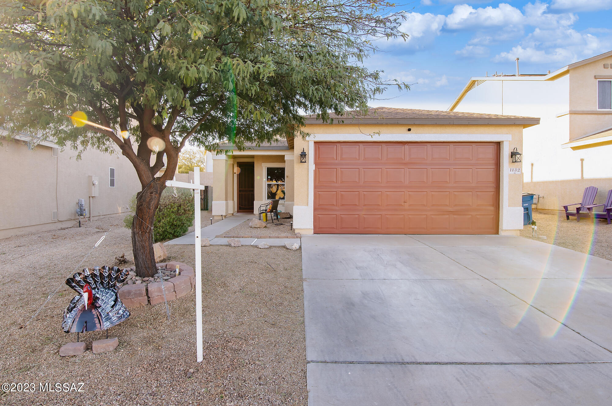 Enjoy Sahuarita/Green Valley without the upfront capital improvement fees! This single story Santo Tomas home features 3 bedroom plus den/office, 2 bath, 2 garage. Primary bed boasts ensuite bathroom and walk-in closet. Relax in backyard with covered patio, pergola, and water feature. Located near shopping, restaurants, award winning casino, and minutes from I-19. Come make this your home today!