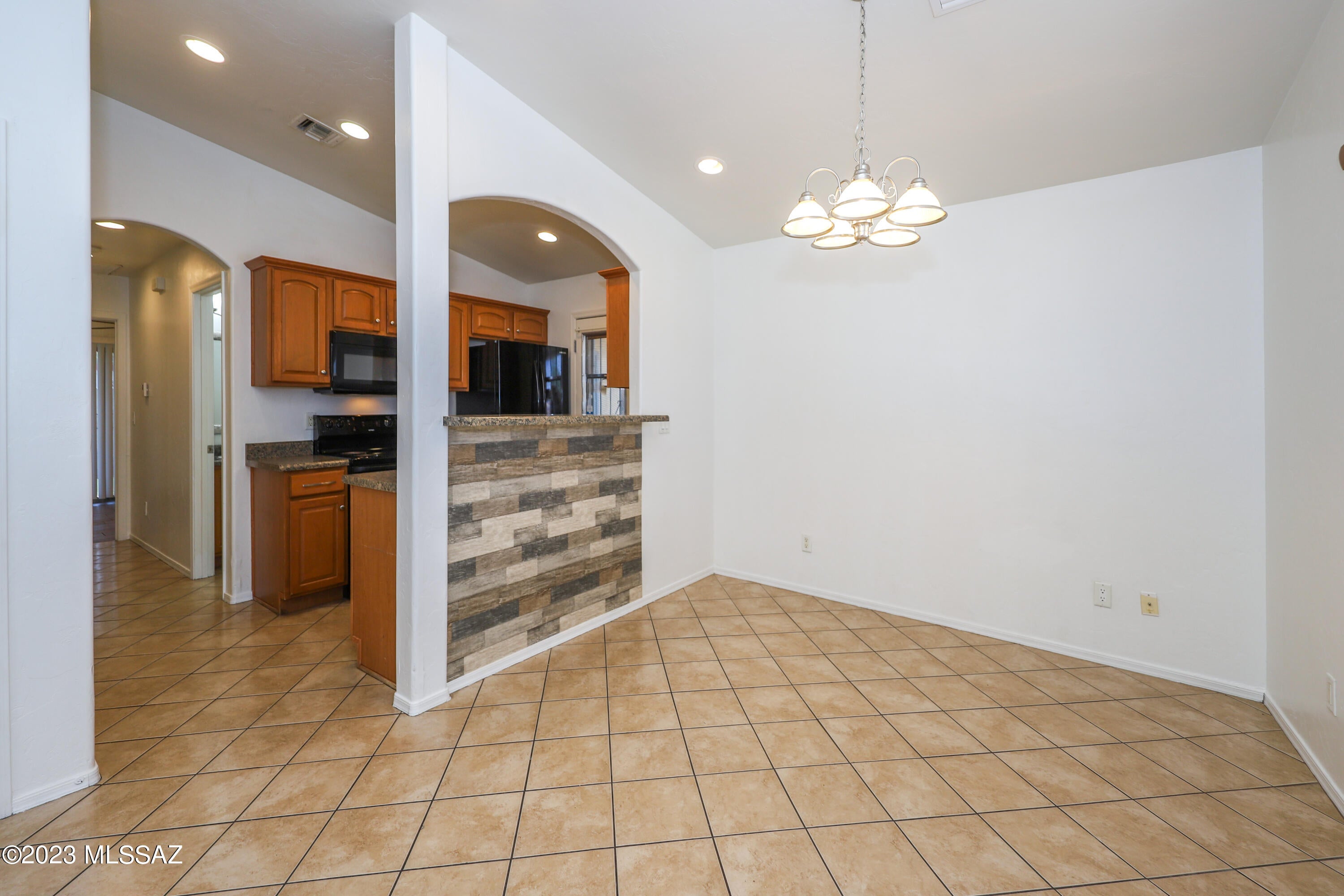 Bantam Estates (1-30) - Residential Lease