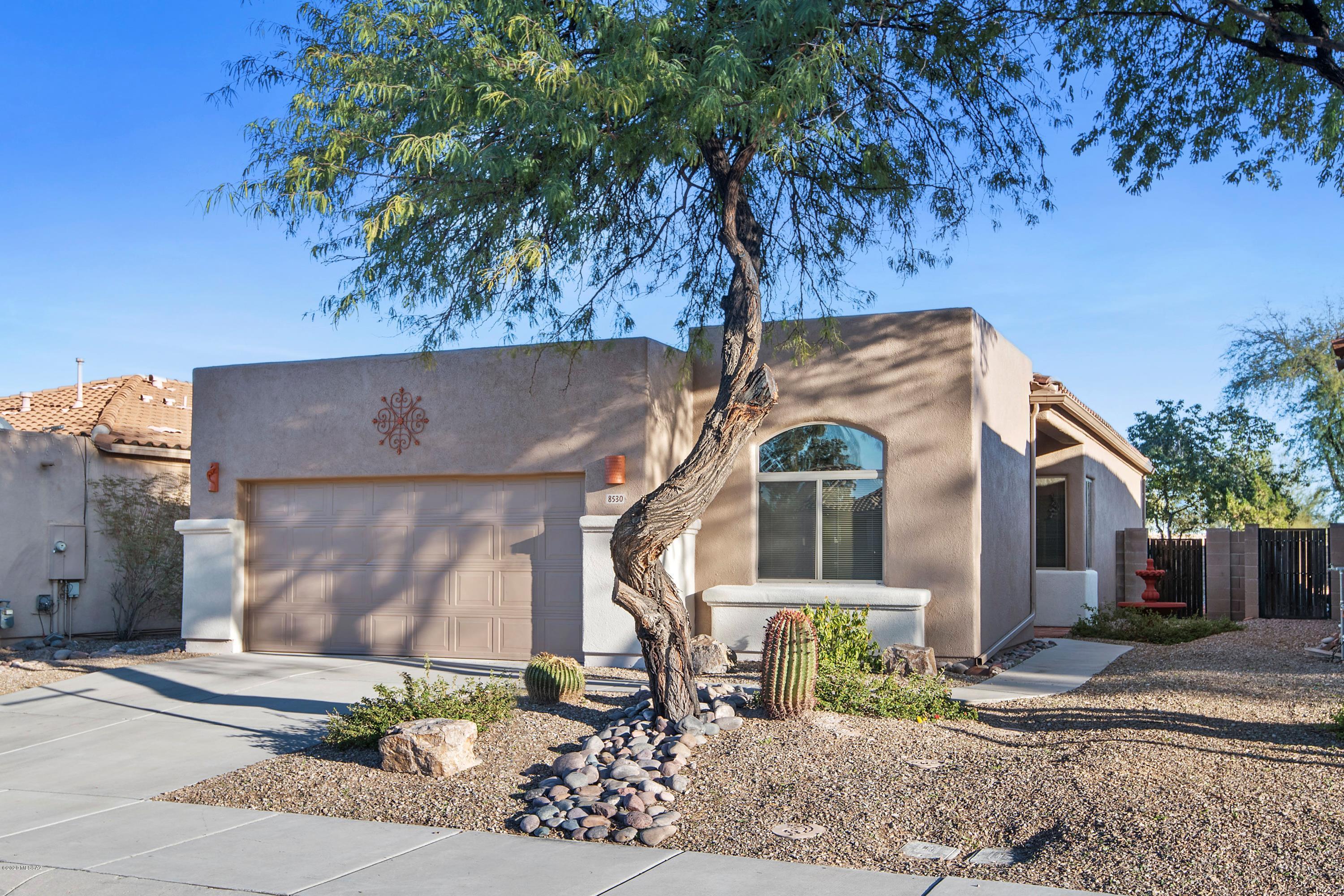 WELL MAINTAINED CHARMING 3 BED 2 BATH HOME IN GATED CONTINENTAL RESERVE.  WALKING DISTANCE TO ELEMENTARY SCHOOL.  NEWER BLINDS, RECENTLY PAINTED INSIDE AND OUT.  NEW RAN GUTTERS, NEW 2 PHASE TRANE HEAT/AC.  ALL APPLIANCES STAY.   ALL BACK YARD PATIO FURNITURE STAYS.  HOT TUB STAYS!