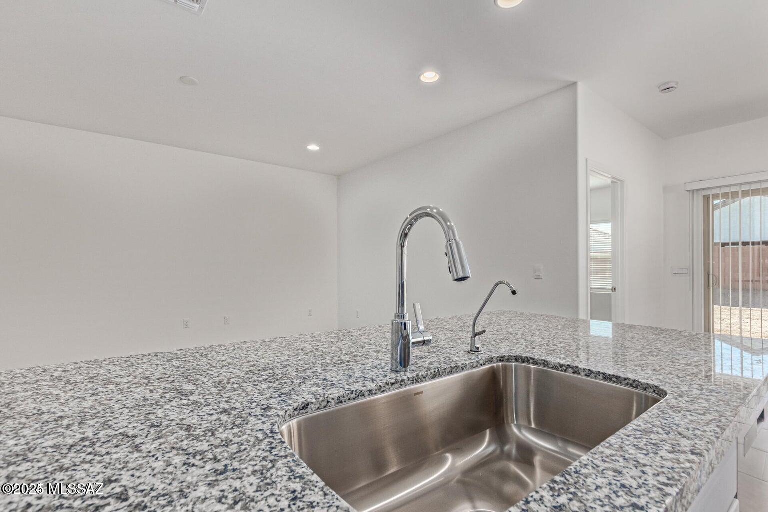 New Tucson Unit NO. 8 (1-455) - Residential Lease