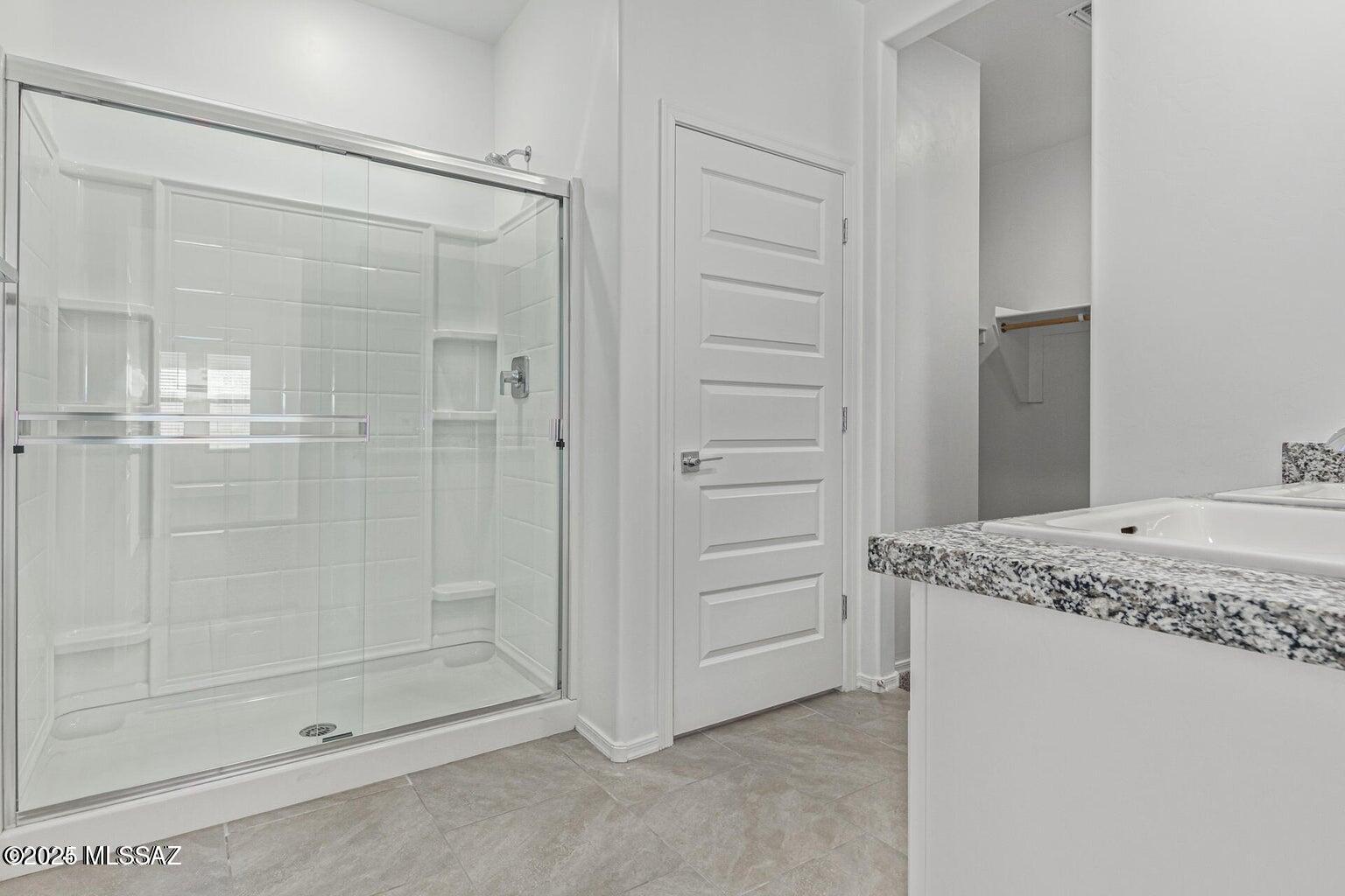 New Tucson Unit NO. 8 (1-455) - Residential Lease