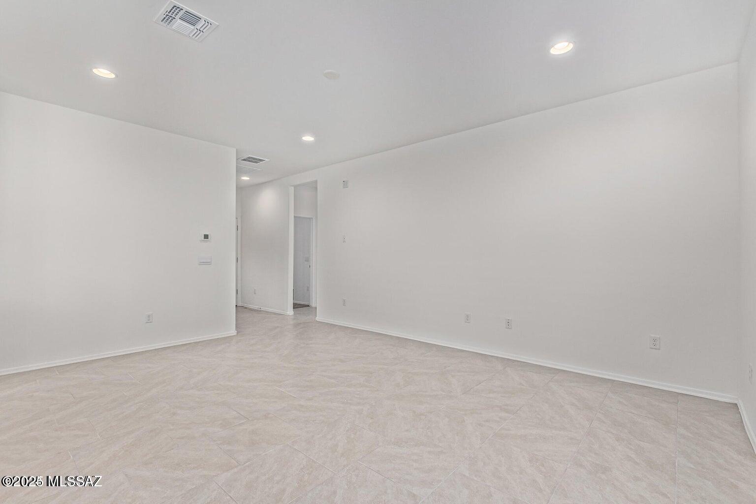 New Tucson Unit NO. 8 (1-455) - Residential Lease