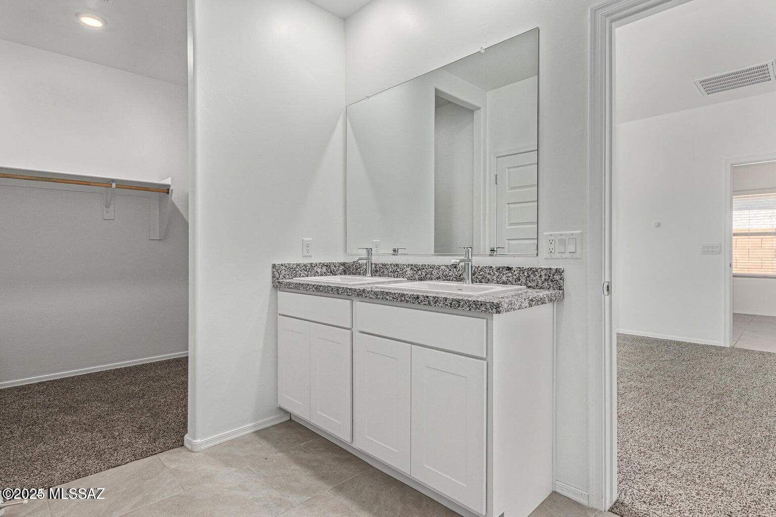New Tucson Unit NO. 8 (1-455) - Residential Lease