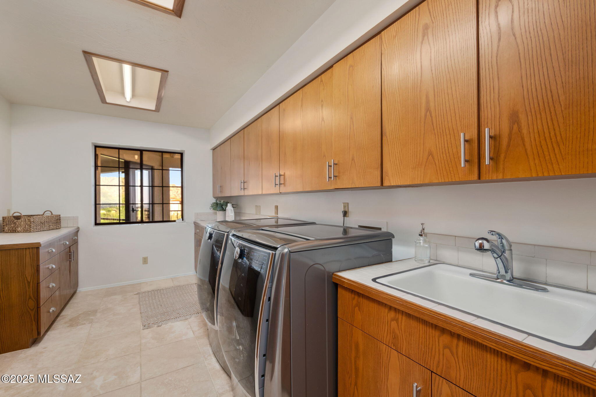 Finisterra (1-210) - Residential