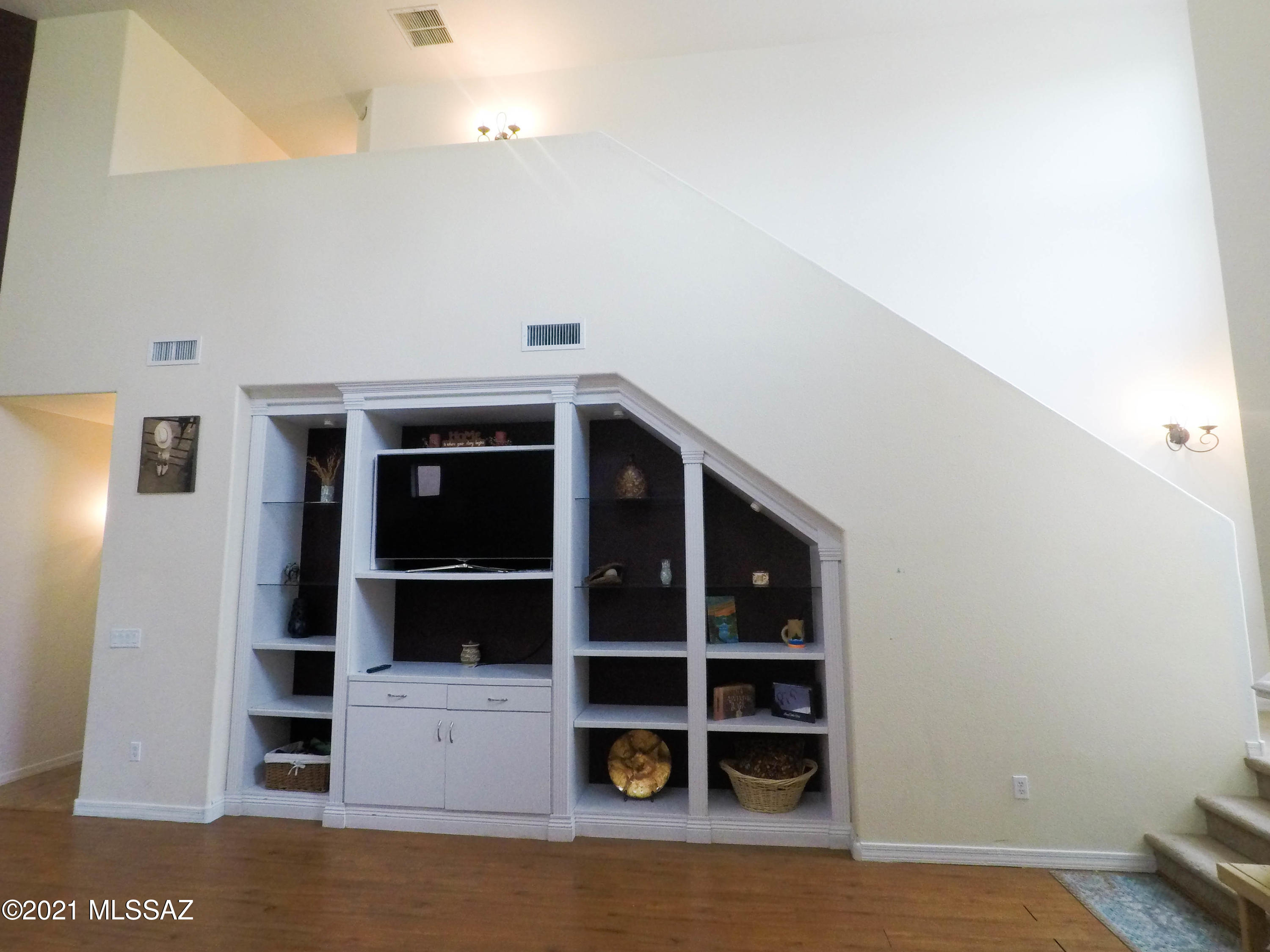 Presidio De Cancion (1-200) - Residential
