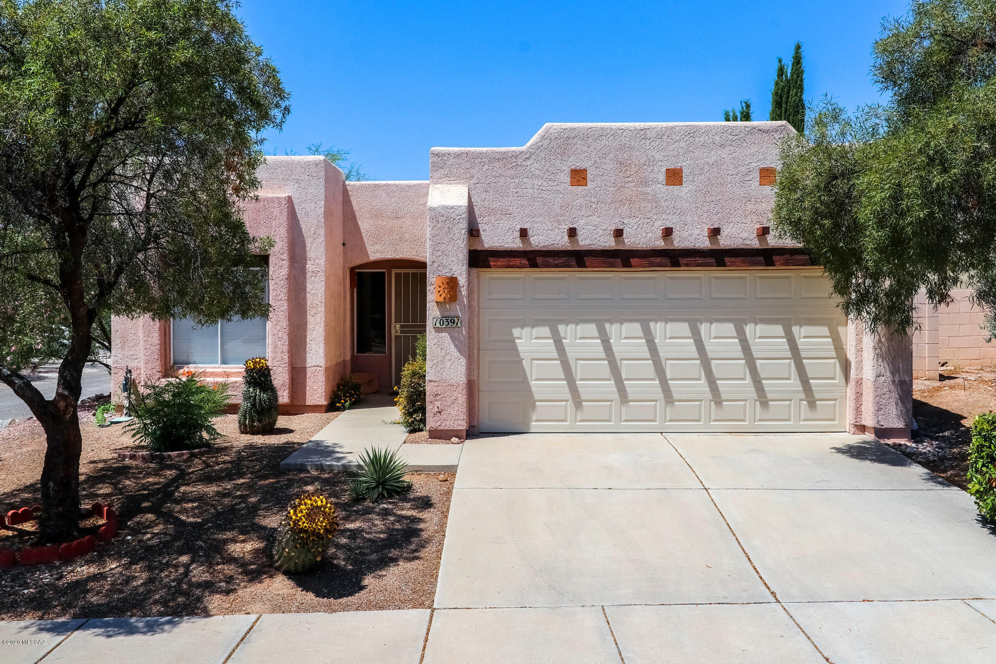 Move-in ready 3 bedroom 2 bathroom home in the highly sought after Northeast neighborhood of Silverado Hills. This home sits on a elevated corner lot which adds an abundace of privacy. The home features an open floor plan, updated kitchen with stainless steel appliances, vaulted cielings, and a 2 car gargage. Close to Mt. Lemmon, Sabino Canyon, Biking Trails and Hiking Trails. Come make an offer before its gone!!