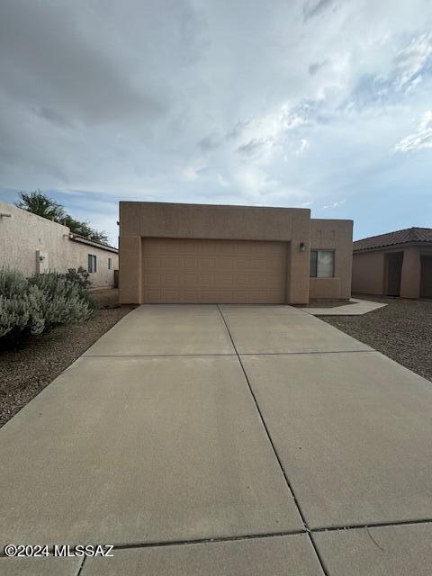 3 bedroom/ 2 bathroom single family home- interior features include a split bedroom floorplan, vaulted ceilings, stainless steel appliances and A/C! Enjoy entertaining in the large walled in backyard with covered patio, or take a dip in the sparkling community pool! Conveniently located near NW Hospital, I-10, grocery stores, restaurants, river walk, and more!

Minimum 1 year Lease
Tenant pays all utilities (electric and water/ sewer)
2 car garage
No pets
No smoking inside unit