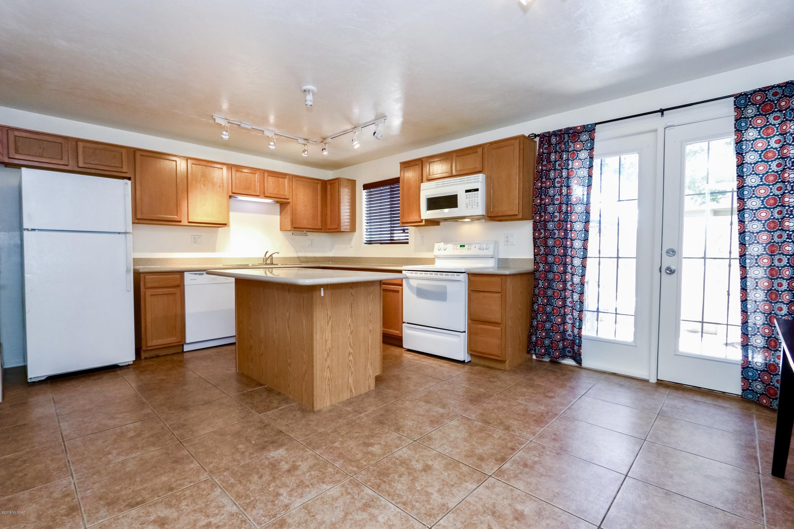 Villa Venice Condos - Residential