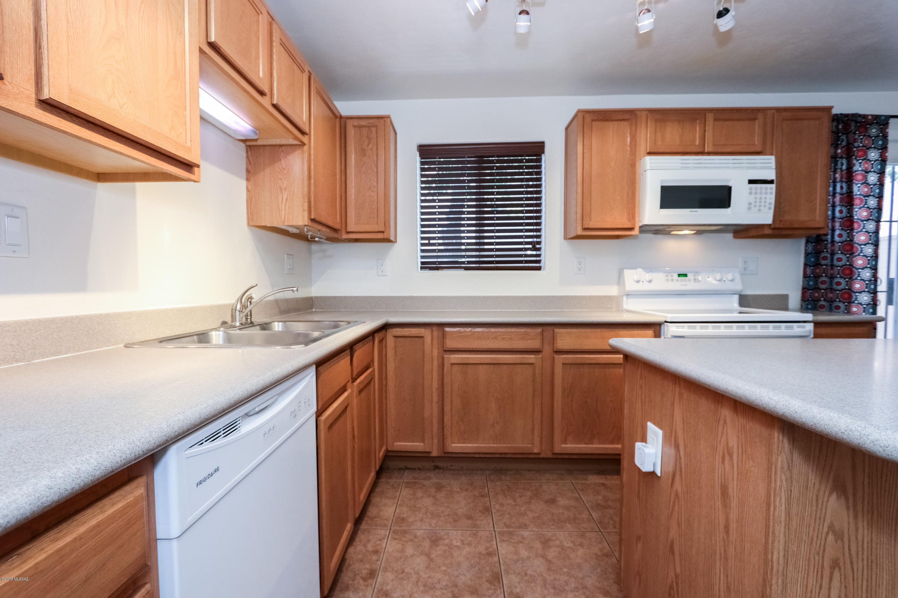 Villa Venice Condos - Residential