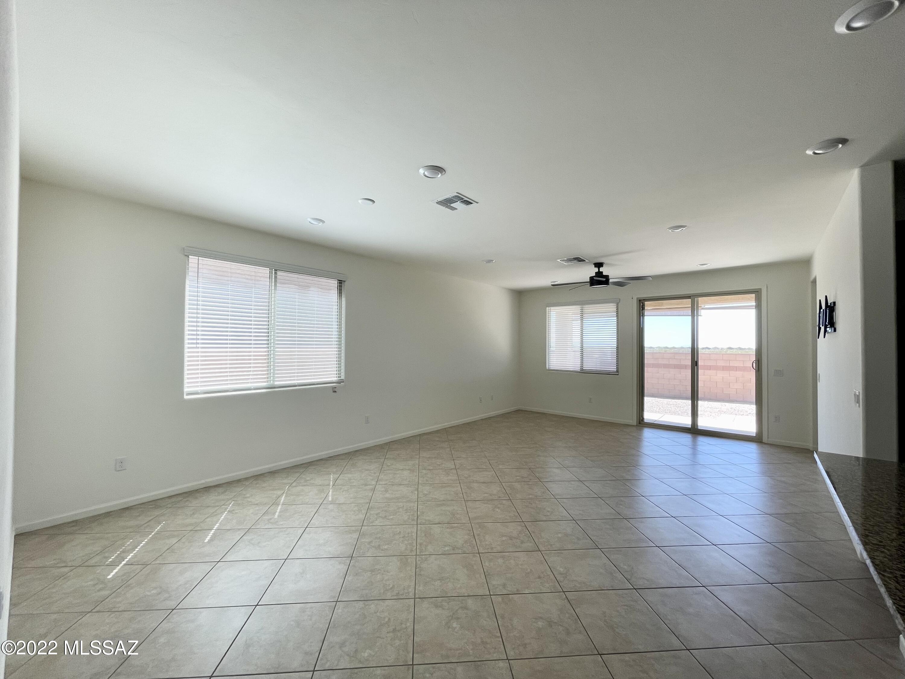 The Vistas At Rincon Knolls SQ20152600506 - Residential Lease