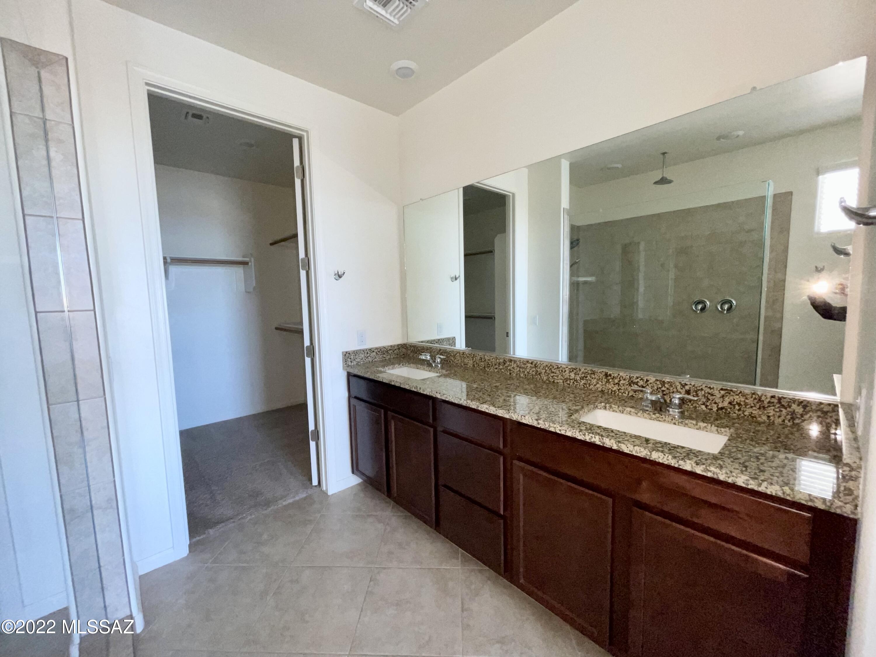 The Vistas At Rincon Knolls SQ20152600506 - Residential Lease