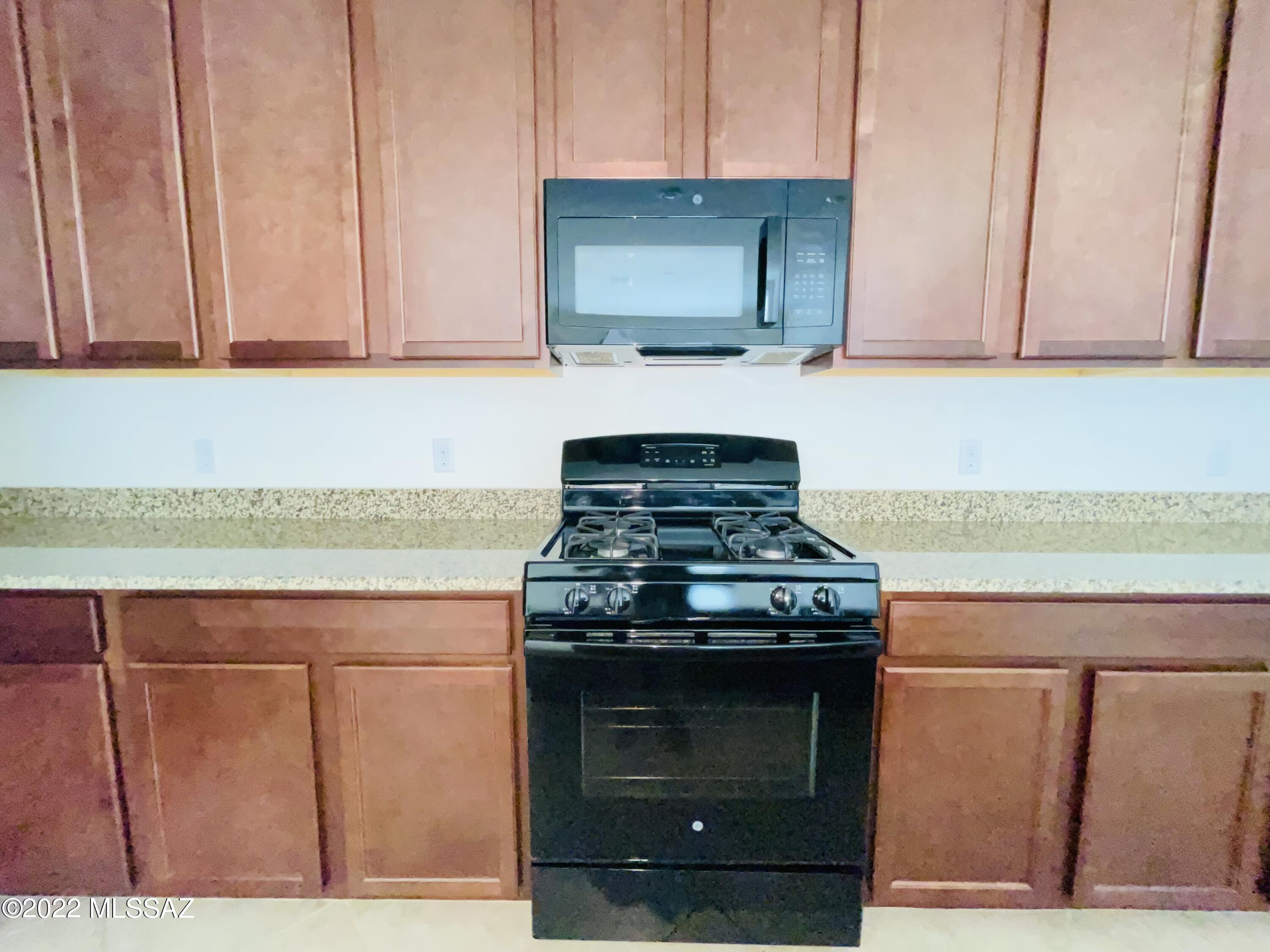 The Vistas At Rincon Knolls SQ20152600506 - Residential Lease