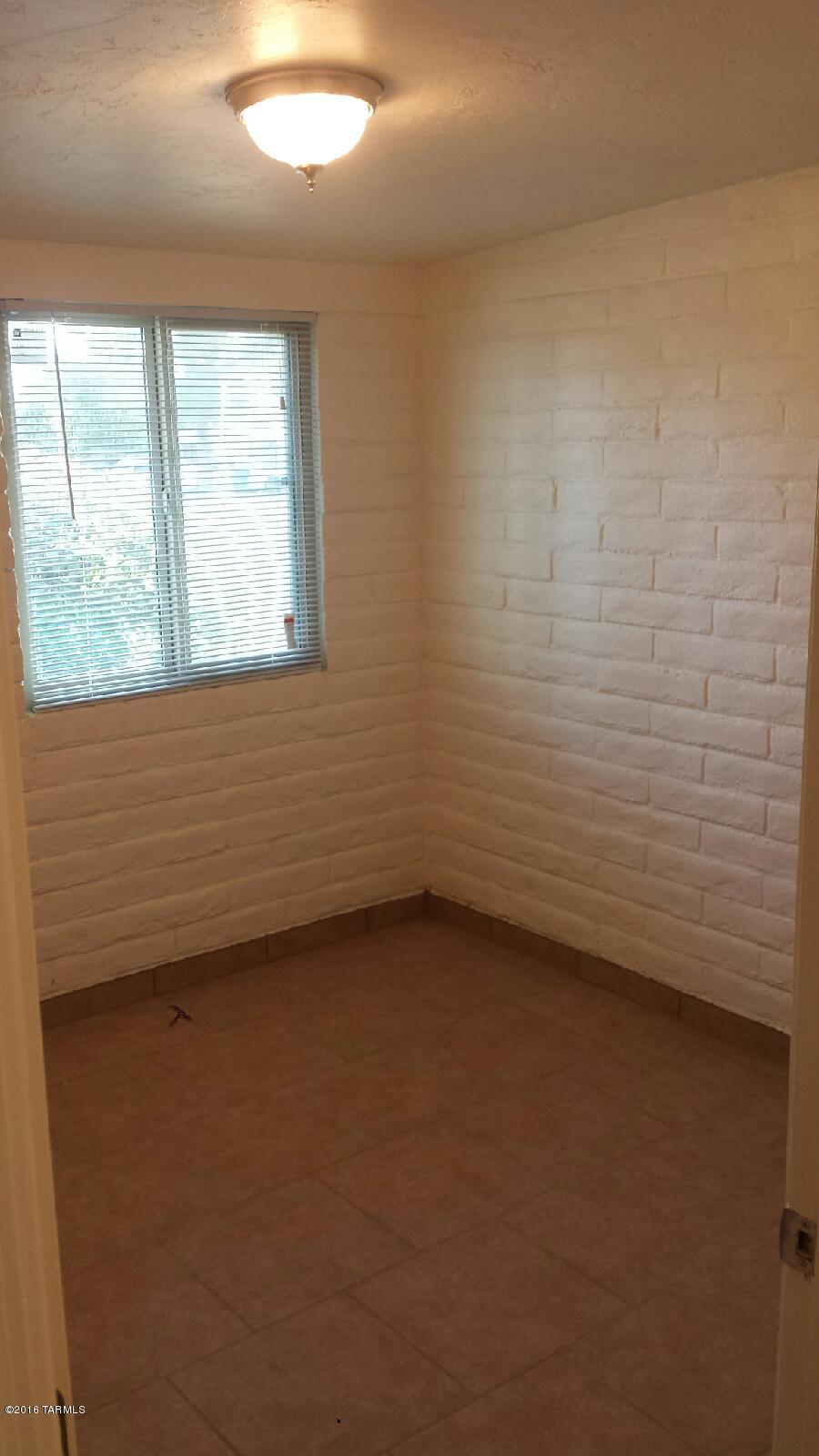 Warwick Village Addition (1-67) - Residential Lease