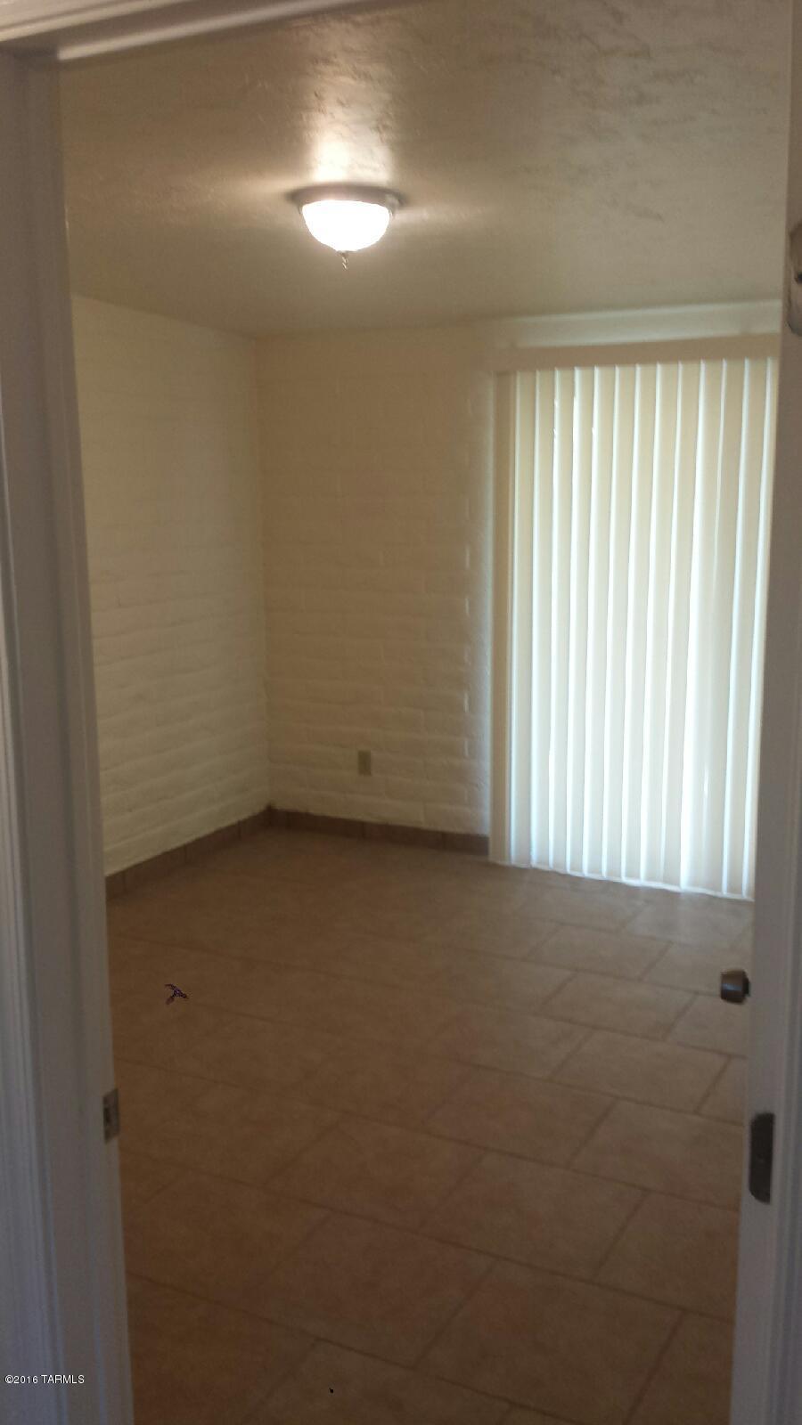 Warwick Village Addition (1-67) - Residential Lease
