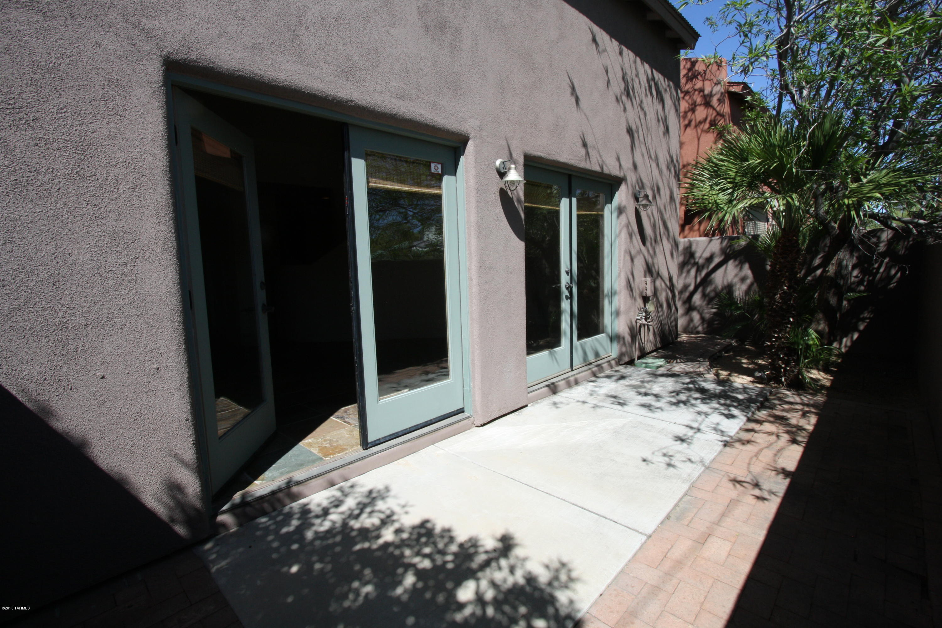 Olsen Condominiums Units 1-18 - Residential Lease