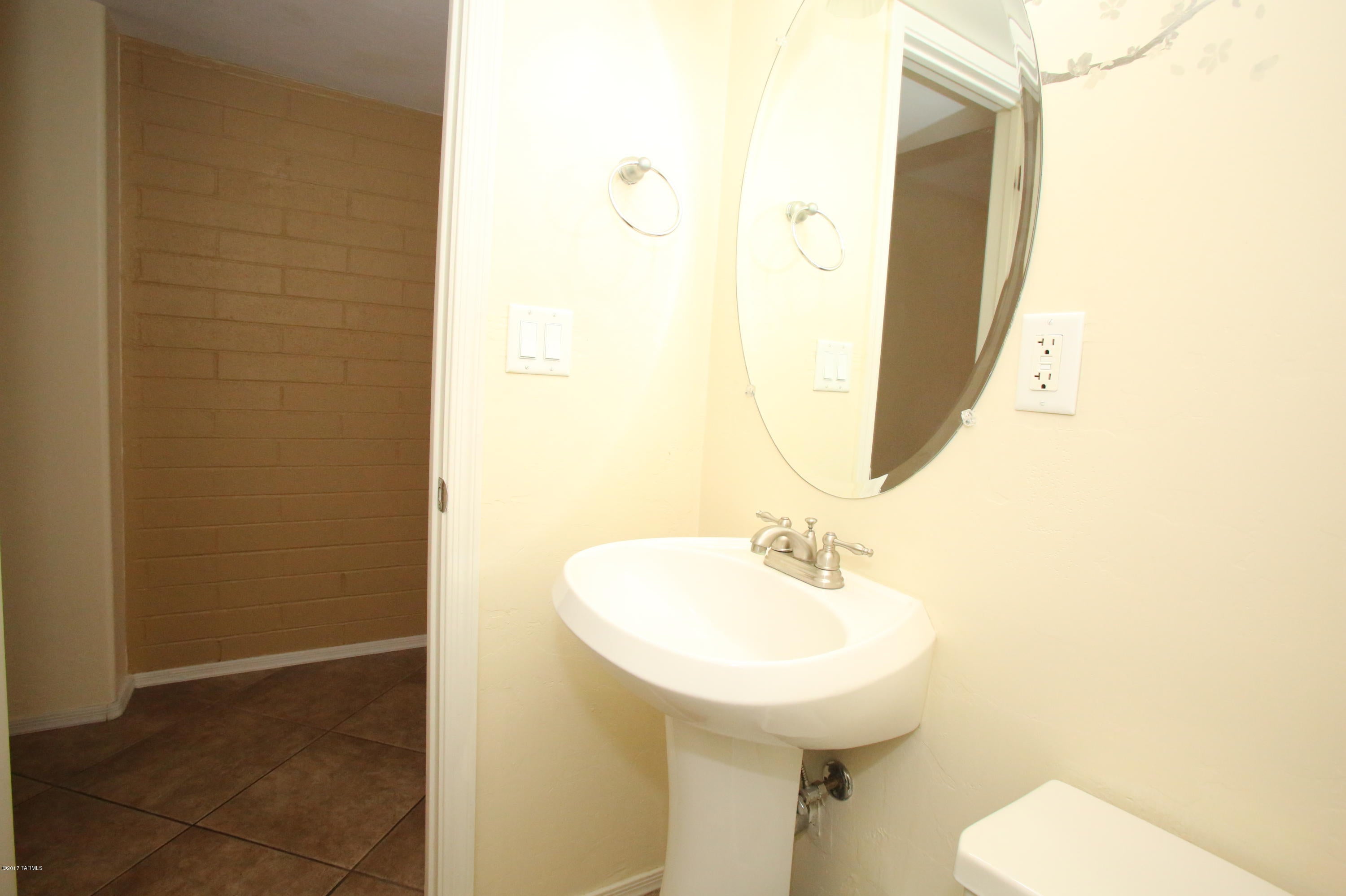 Villa Venice Condos - Residential Lease