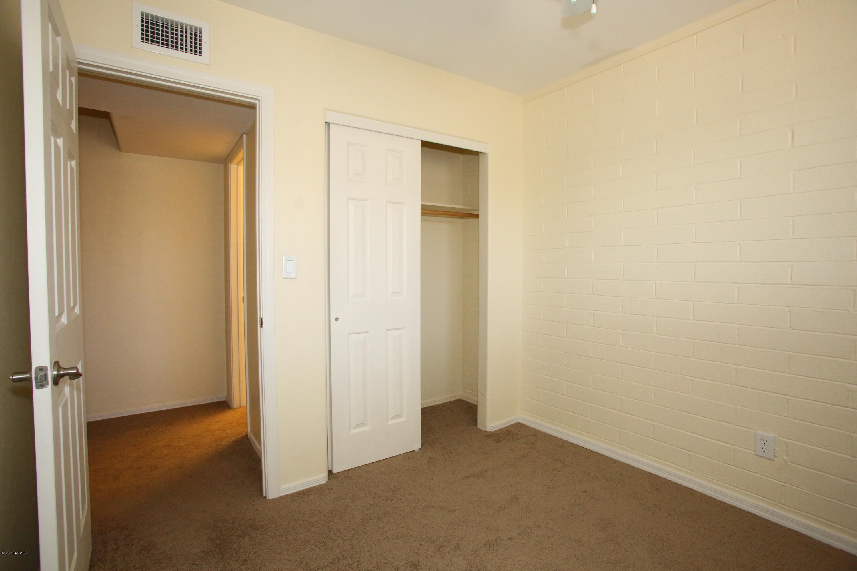 Villa Venice Condos - Residential Lease