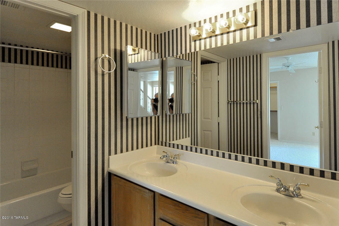 The Villas At Rancho Sin Vacas (1-72) - Residential Lease
