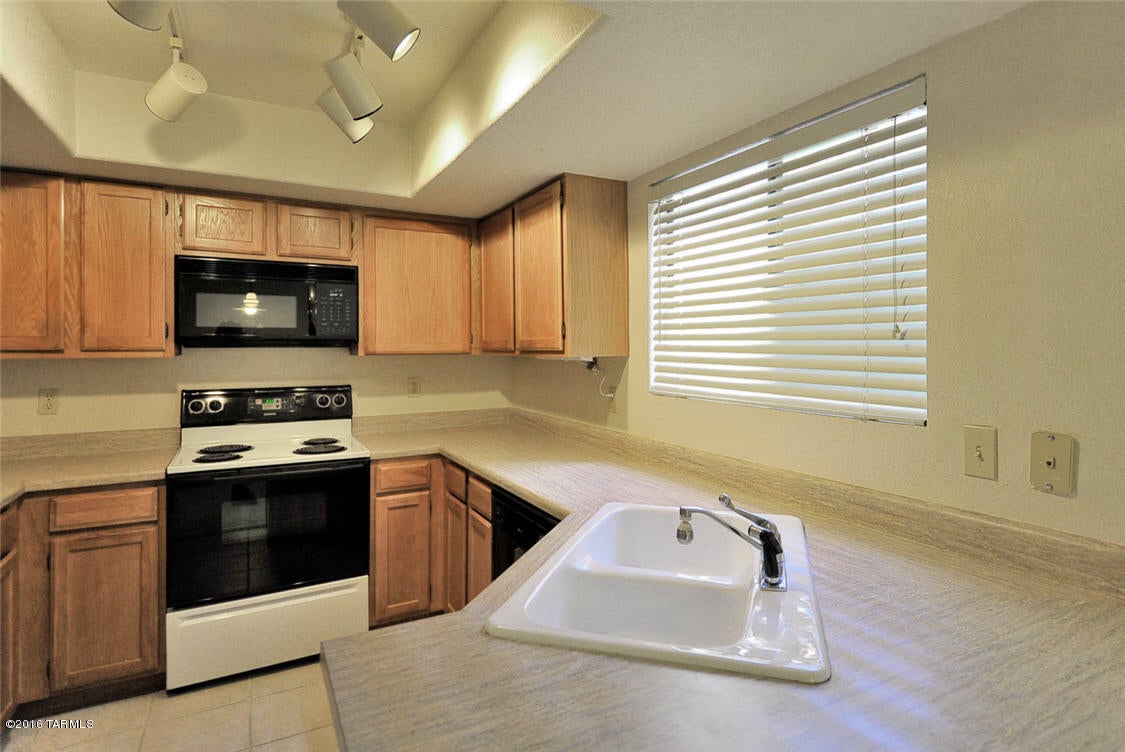 The Villas At Rancho Sin Vacas (1-72) - Residential Lease