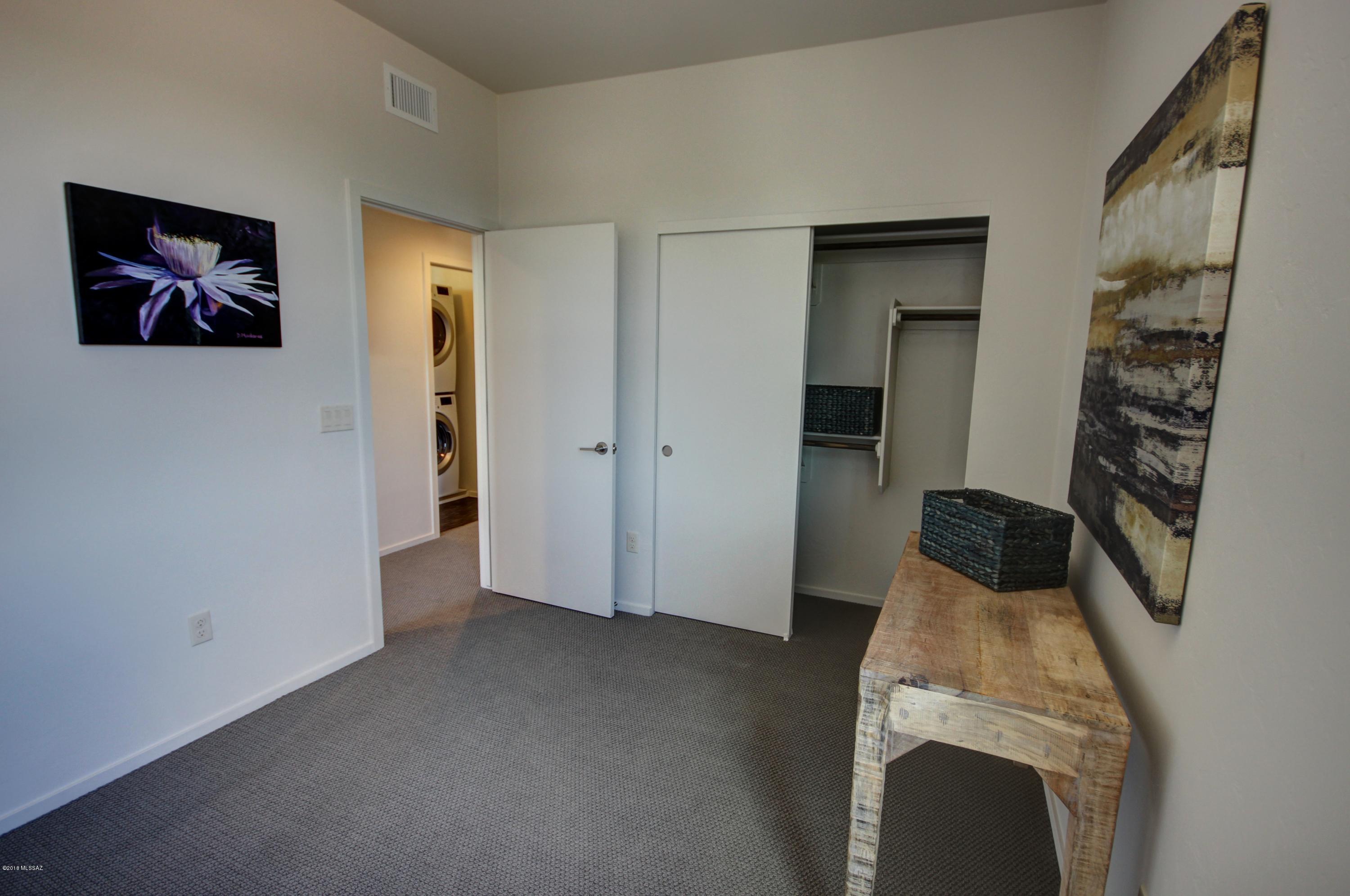 Park Modern SQ20171350679 - Residential