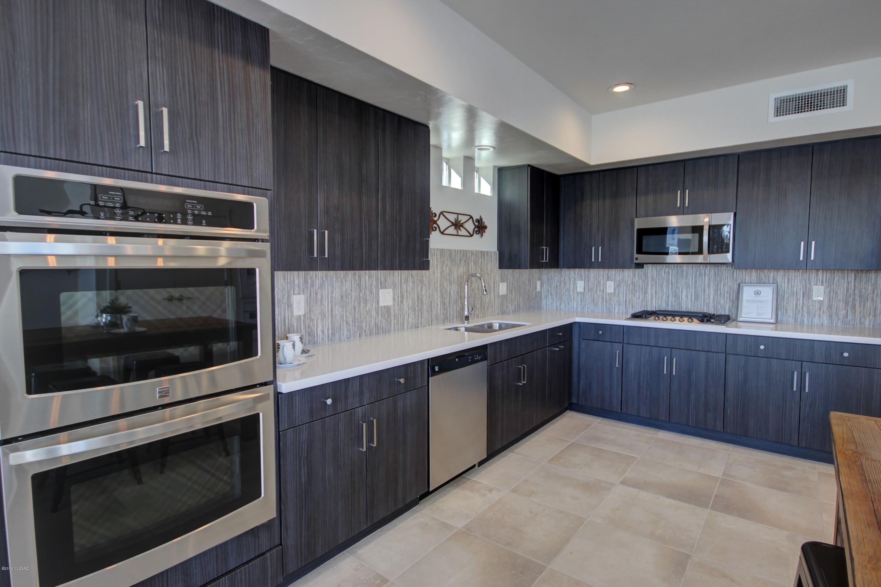Park Modern SQ20171350679 - Residential
