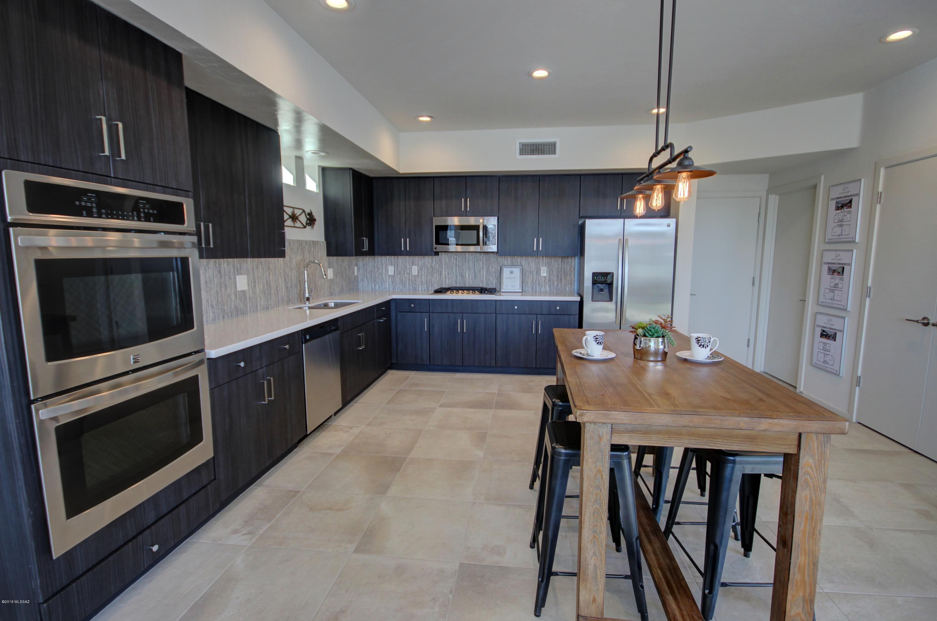 Park Modern SQ20171350679 - Residential