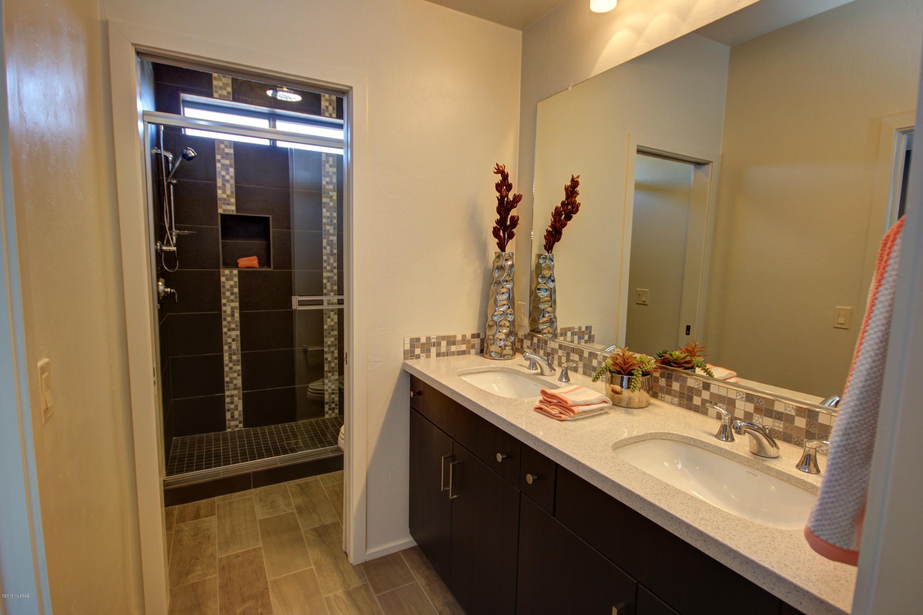 Park Modern SQ20171350679 - Residential