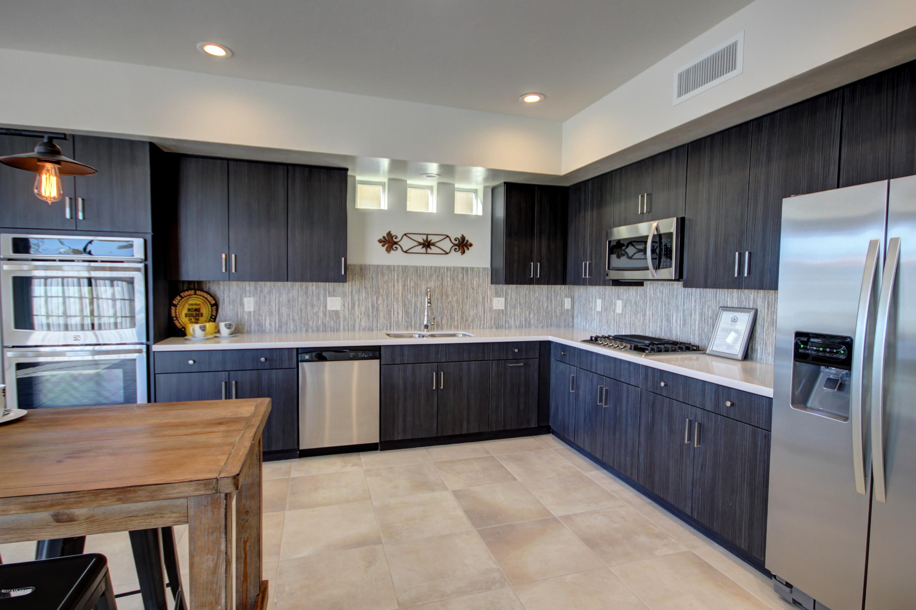 Park Modern SQ20171350679 - Residential