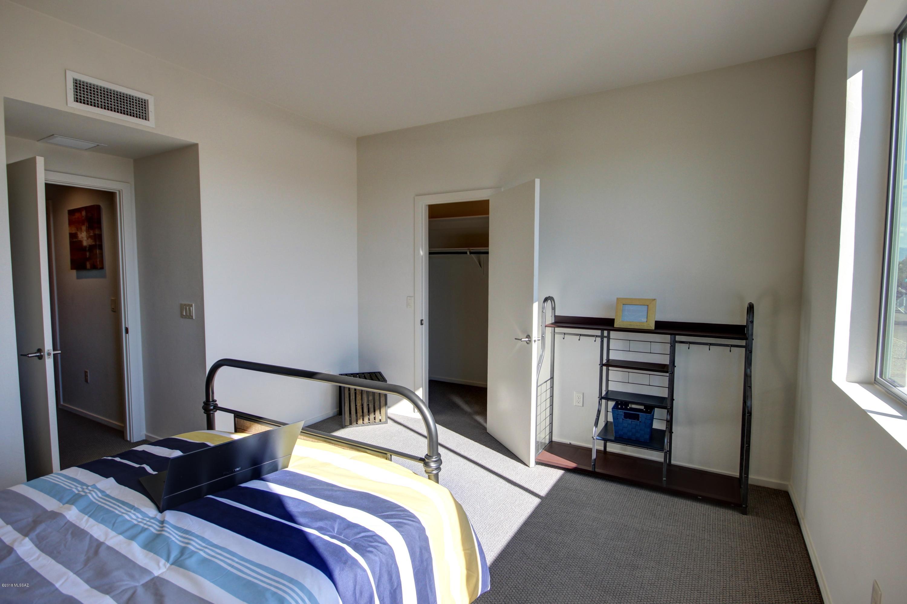 Park Modern SQ20171350679 - Residential
