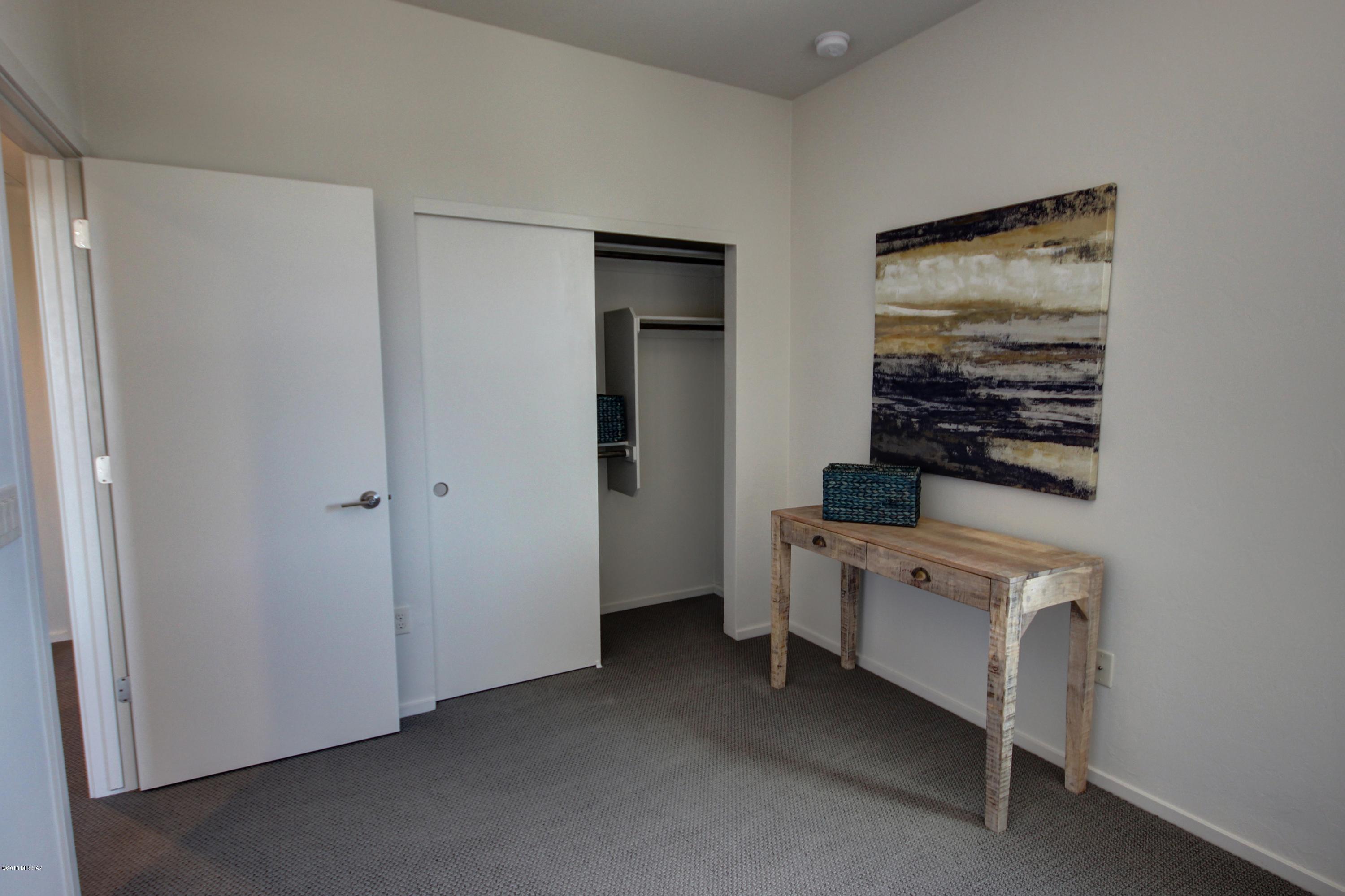 Park Modern SQ20171350679 - Residential
