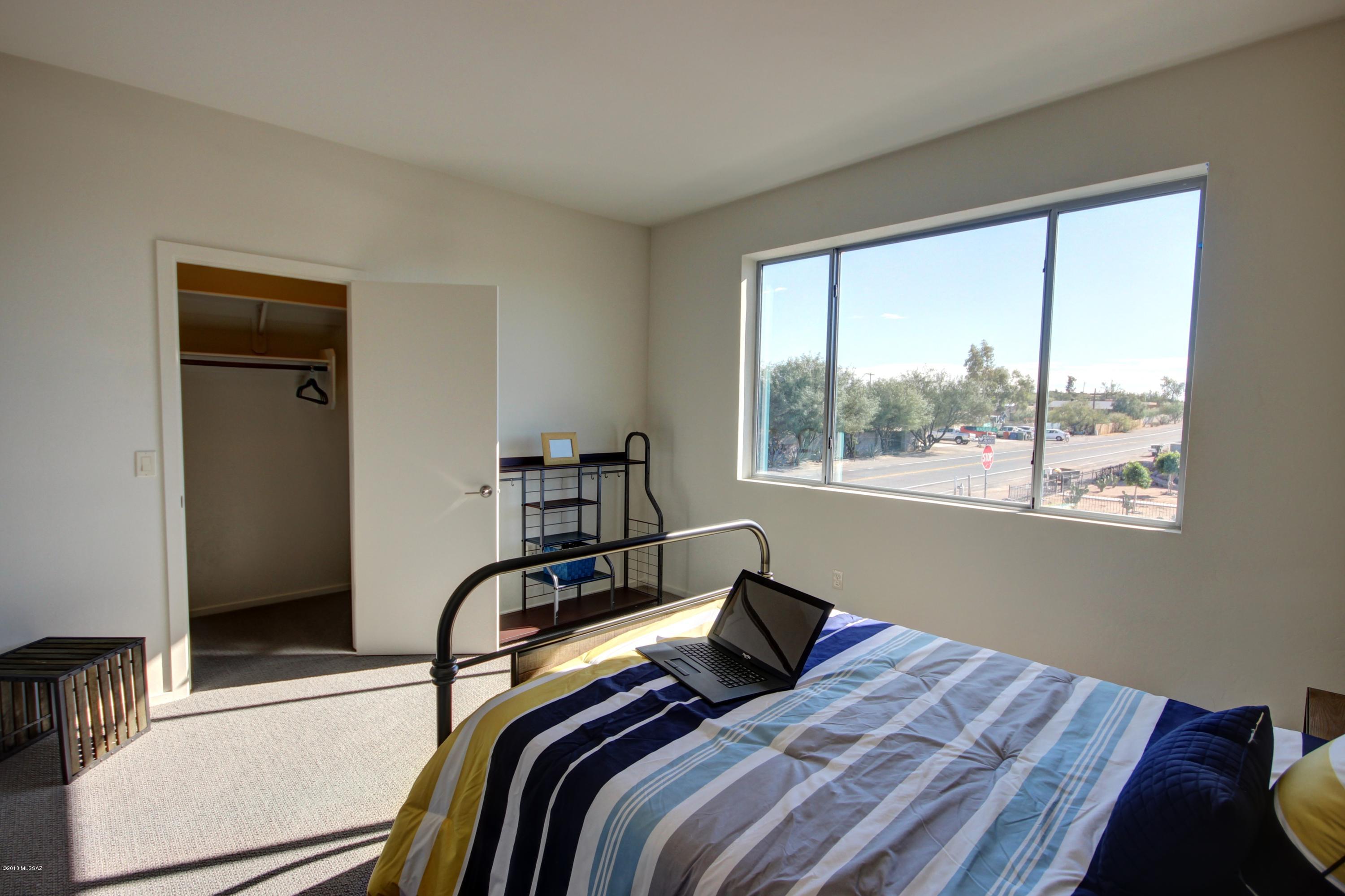 Park Modern SQ20171350679 - Residential