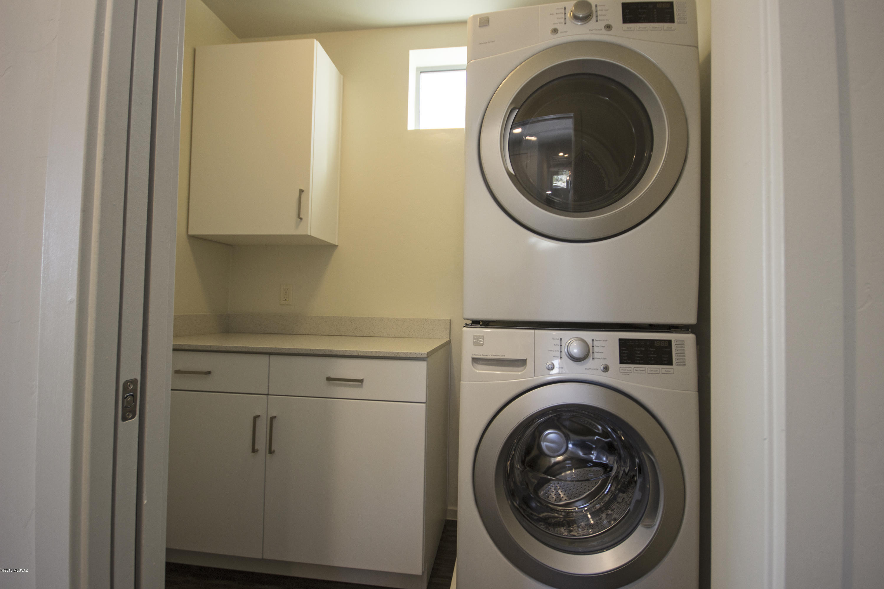 Park Modern SQ20171350679 - Residential