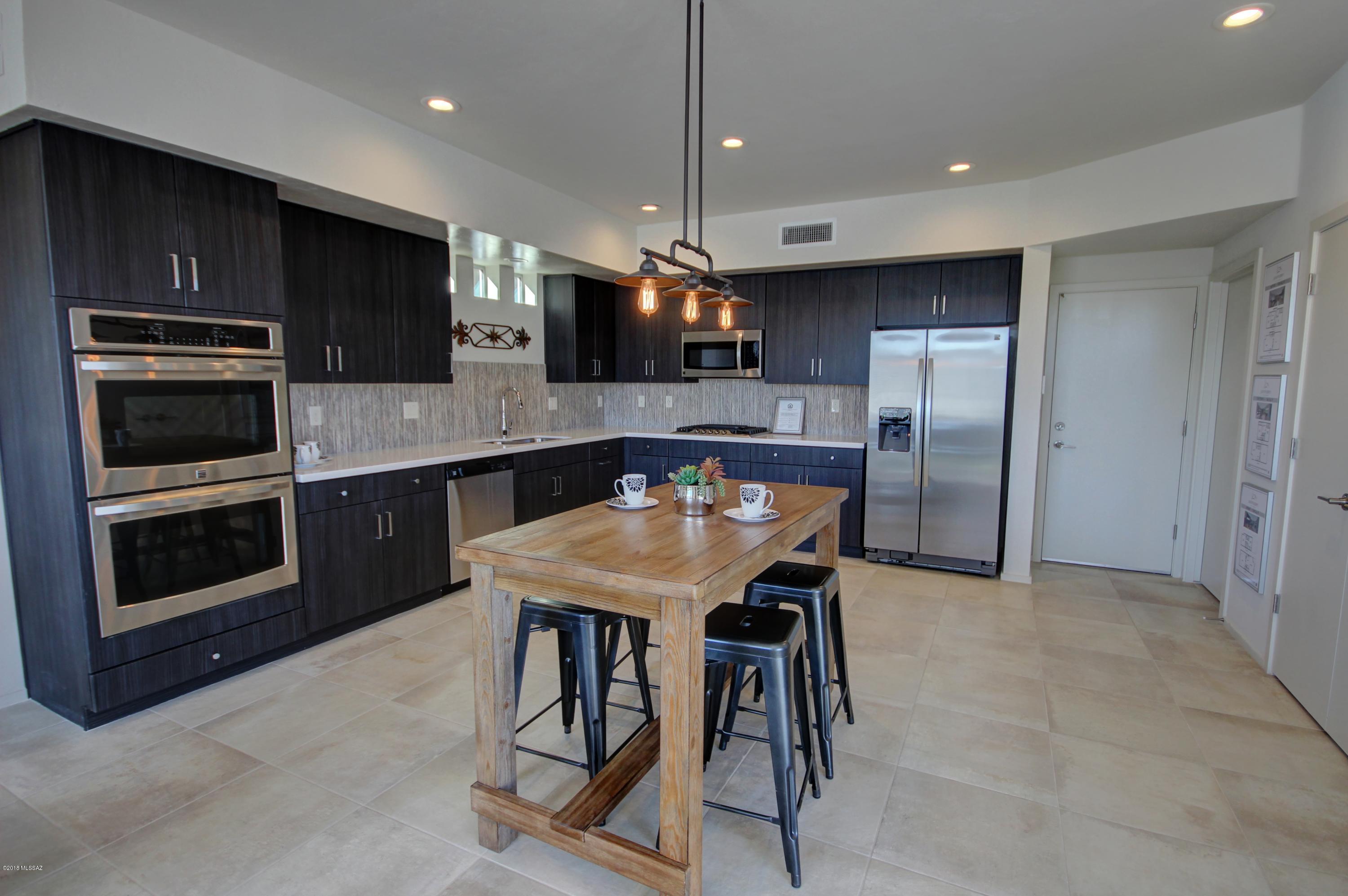 Park Modern SQ20171350679 - Residential