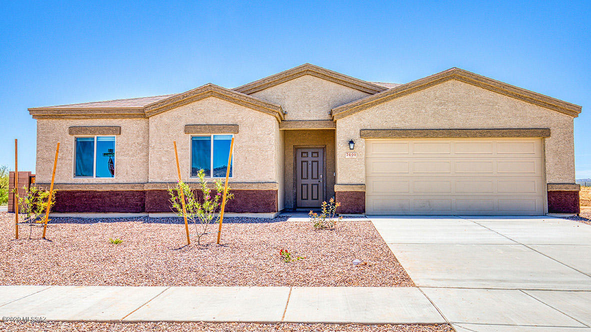 gorgeous open floor plan. Large Kitchen open to a huge great room. Split floor plan with large sized bedrooms. Great sized master and large master bedroom with adjoining master bathroom retreat. All on a great lot with plenty of room to spread out.