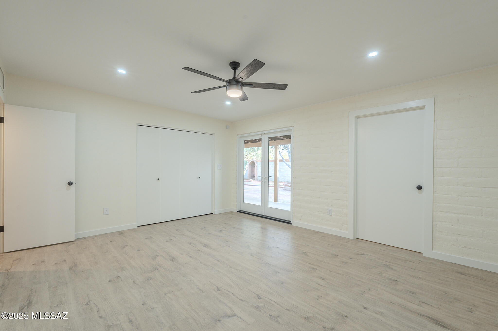 Crest View - Residential